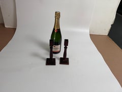 Siglo XX, Pareja de Candelabros, Tallados de color Marrón Escandinavo