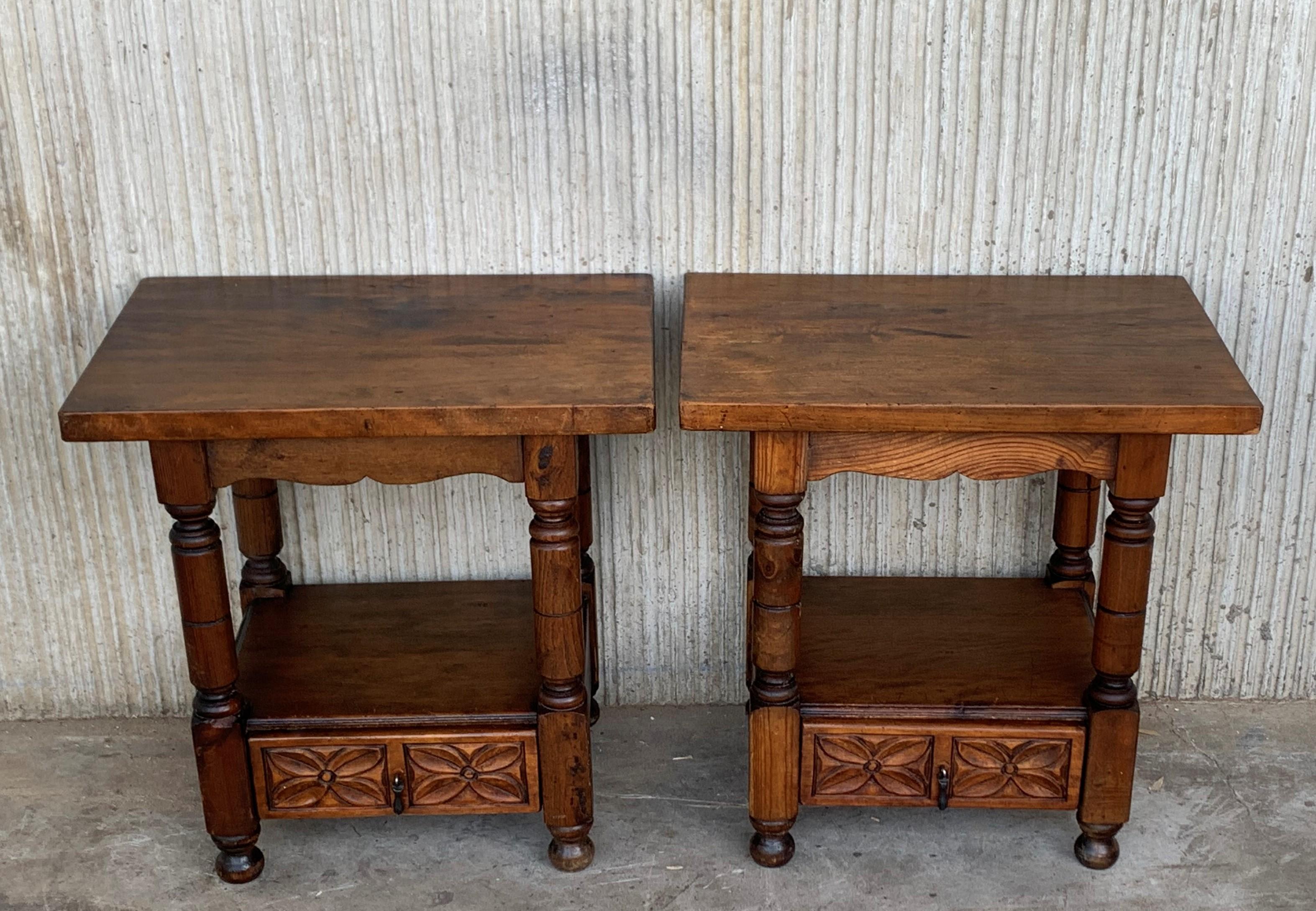 20th century pair of Catalan - Spanish nightstands with carved drawer and open shelf
Beautiful solomonic colums of this period
Beautiful and heavy nightstands with carved drawer.

Measure: Height to the middle shelve 3.54in.
    