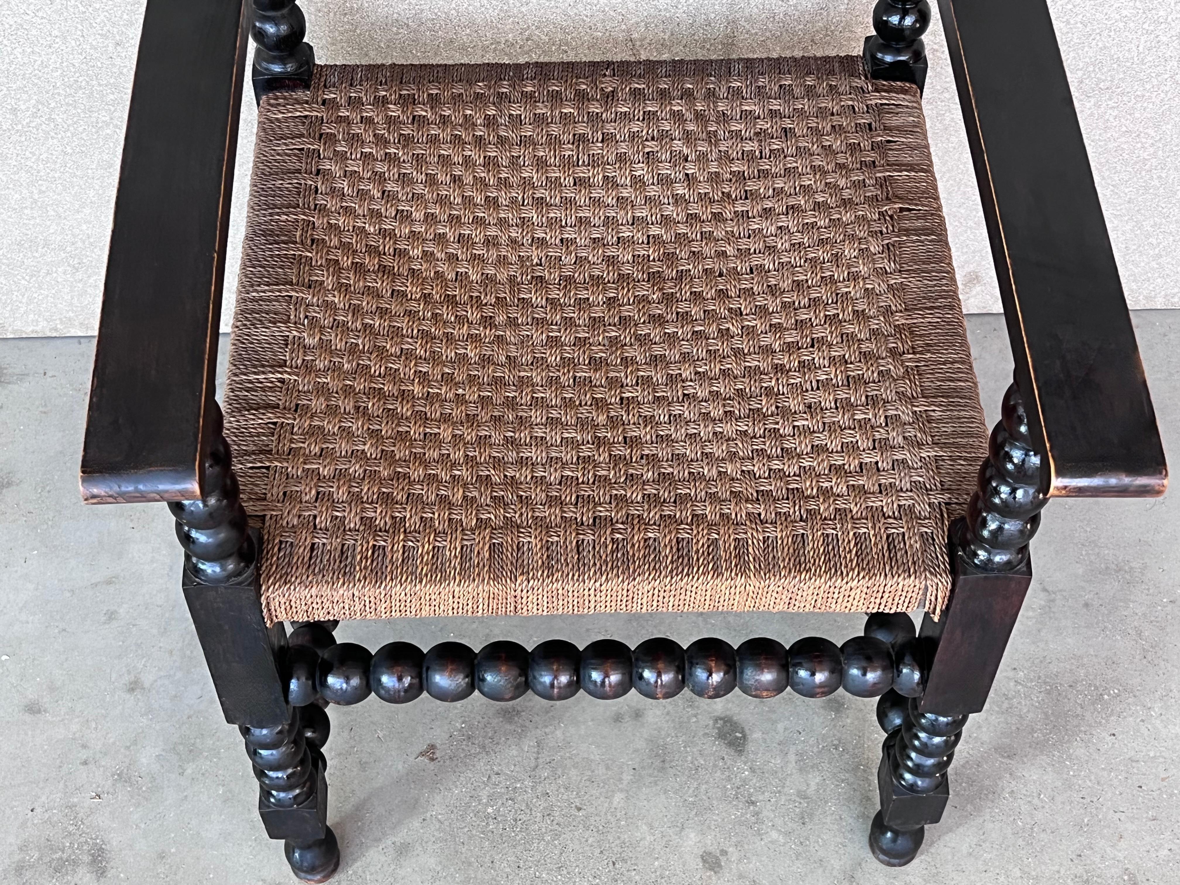 20th Century Pair of Catalan Throne Armchairs in Walnut and Caned Seats For Sale 5
