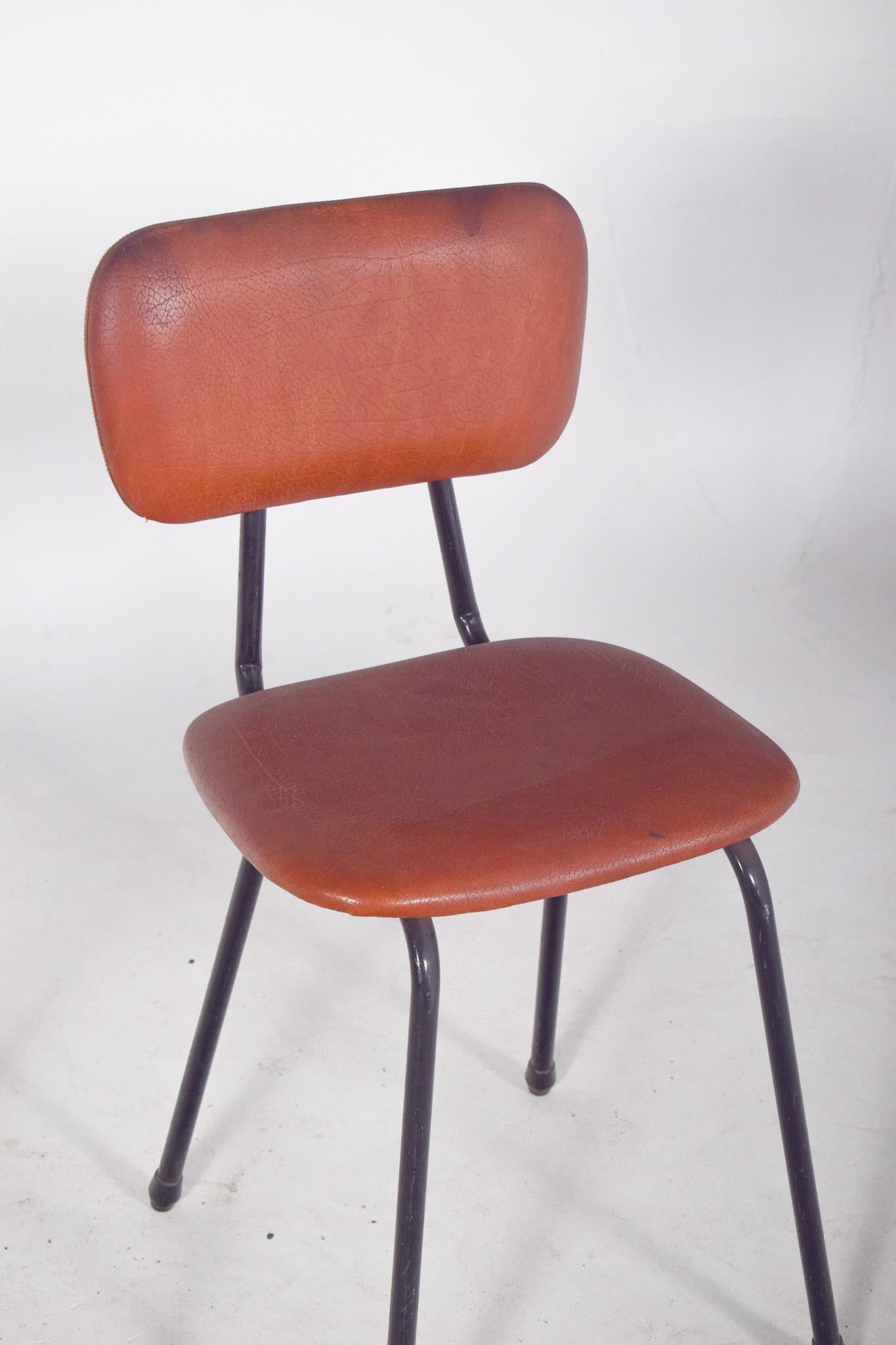 Late 20th Century 20th Century Pair of Chairs in Red Synthetic Leather For Sale