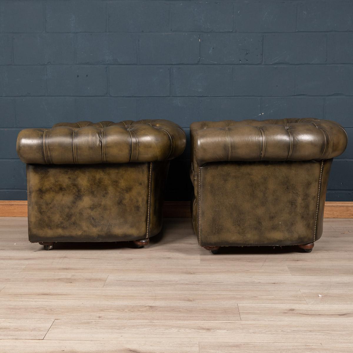 English 20th Century Pair of Chesterfield Leather Armchairs, circa 1970
