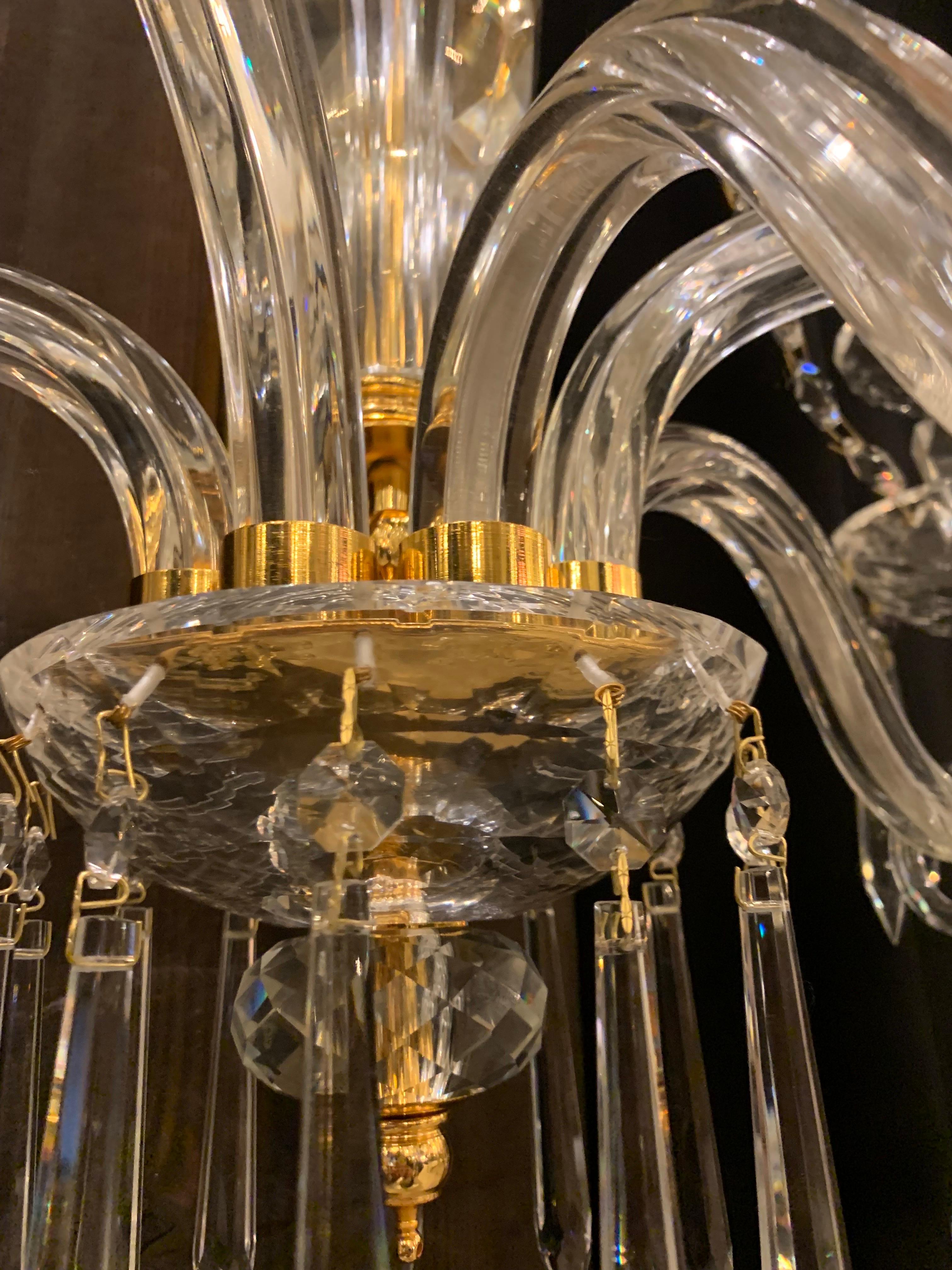 Paar Kristall-Wandleuchten des 20. Jahrhunderts mit 5 Lichtern (gold) inspiriert von Baccarat im Angebot 4
