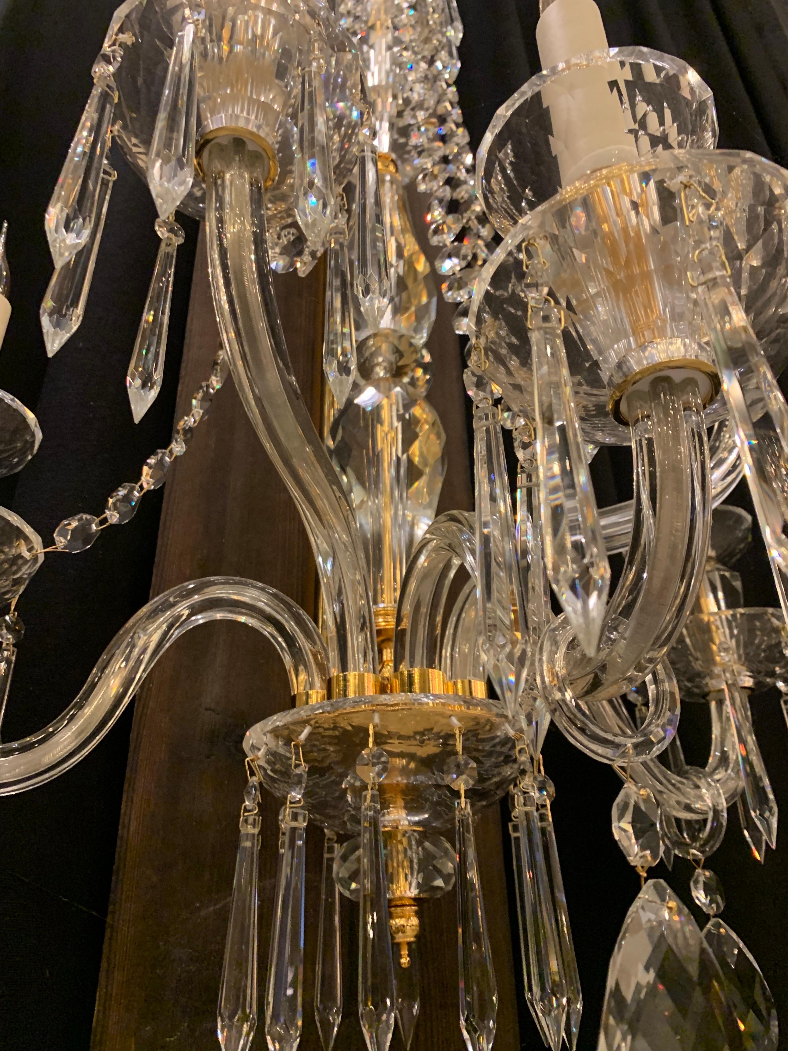 Paire de lampes murales en cristal du 20ème siècle à 5 lumières (or) inspirées de Baccarat en vente 4