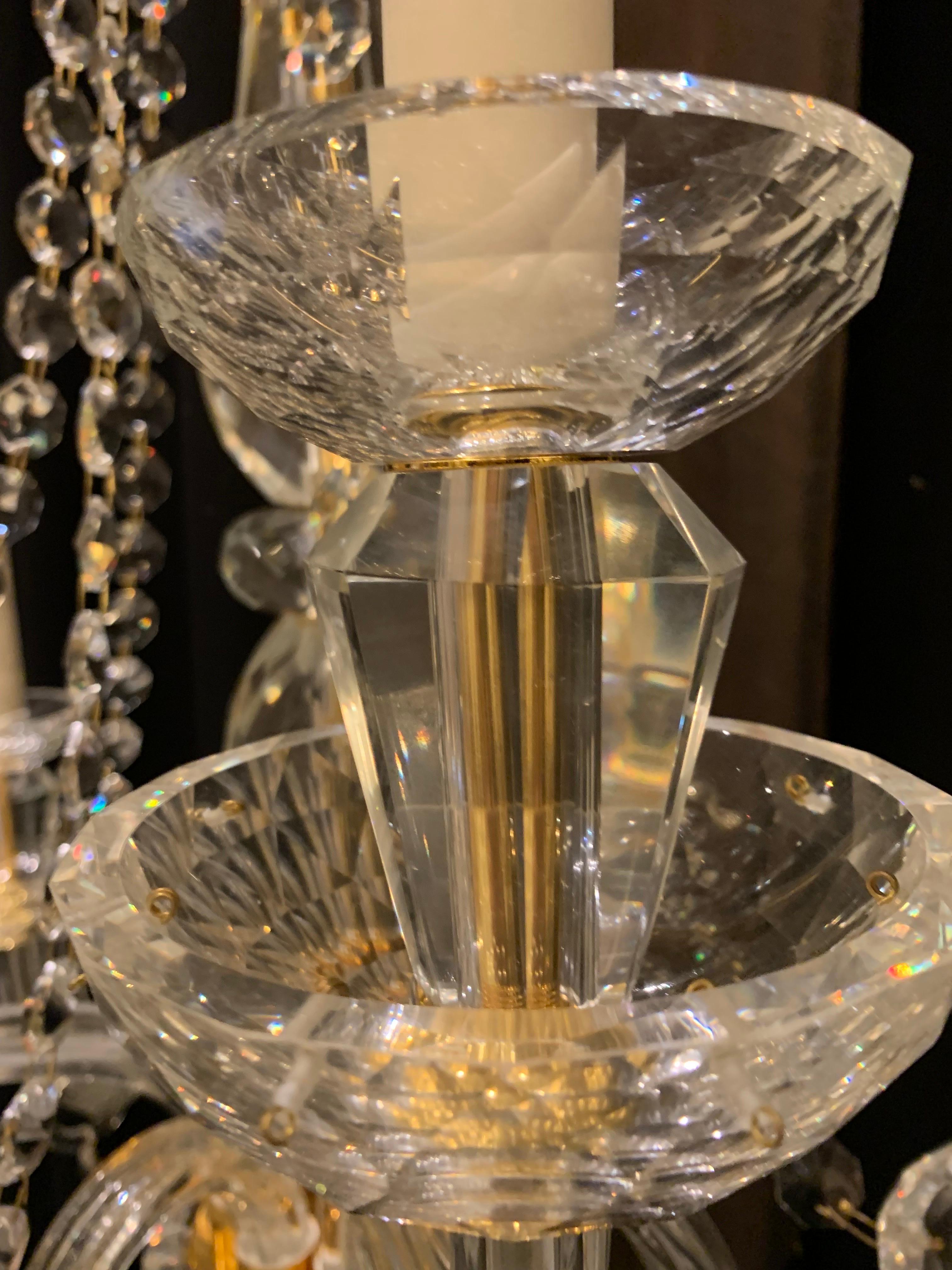Paar Kristall-Wandleuchten des 20. Jahrhunderts mit 5 Lichtern (gold) inspiriert von Baccarat im Angebot 7