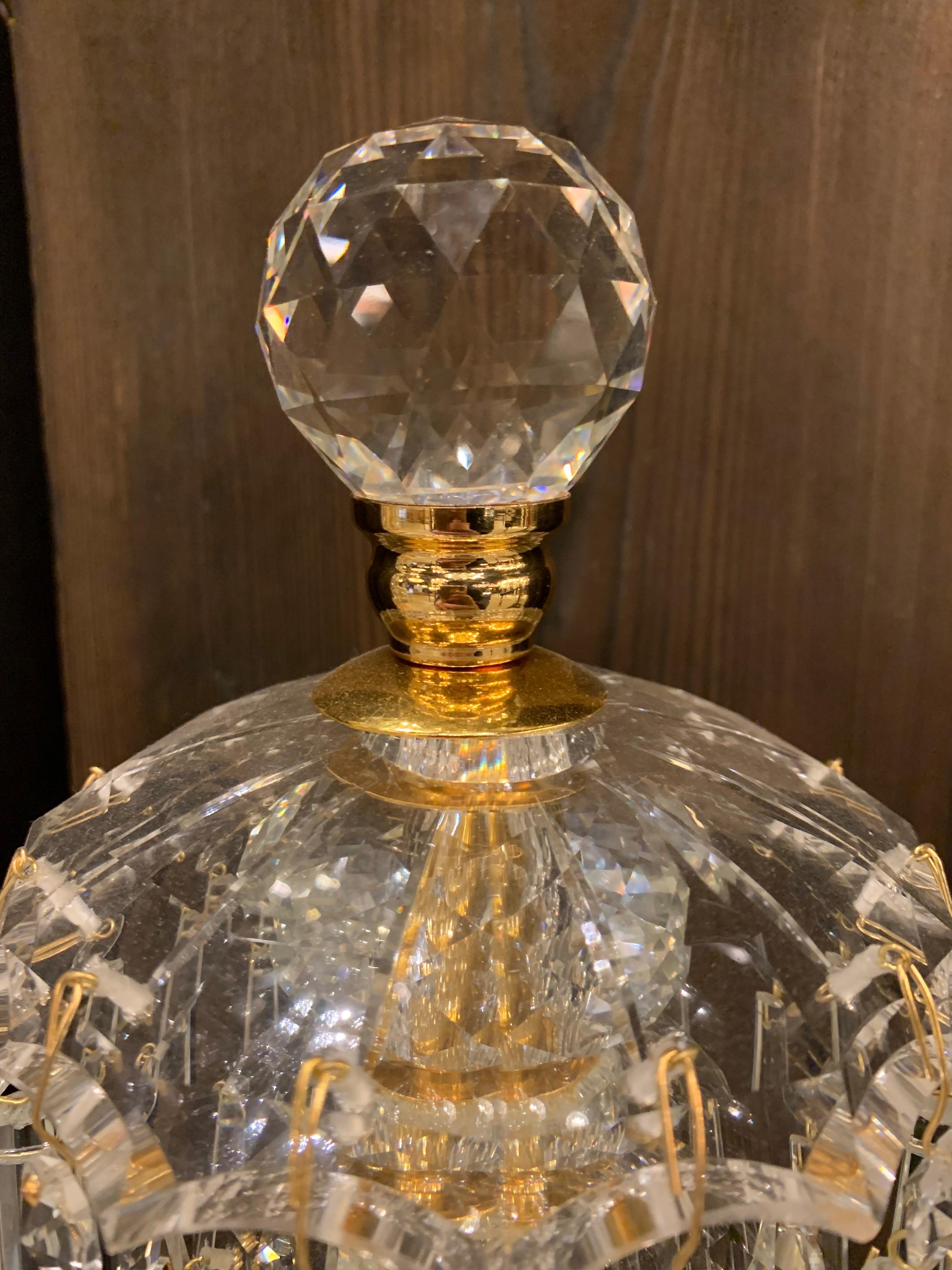 Paar Kristall-Wandleuchten des 20. Jahrhunderts mit 5 Lichtern (gold) inspiriert von Baccarat im Zustand „Hervorragend“ im Angebot in SAINT-OUEN-SUR-SEINE, FR