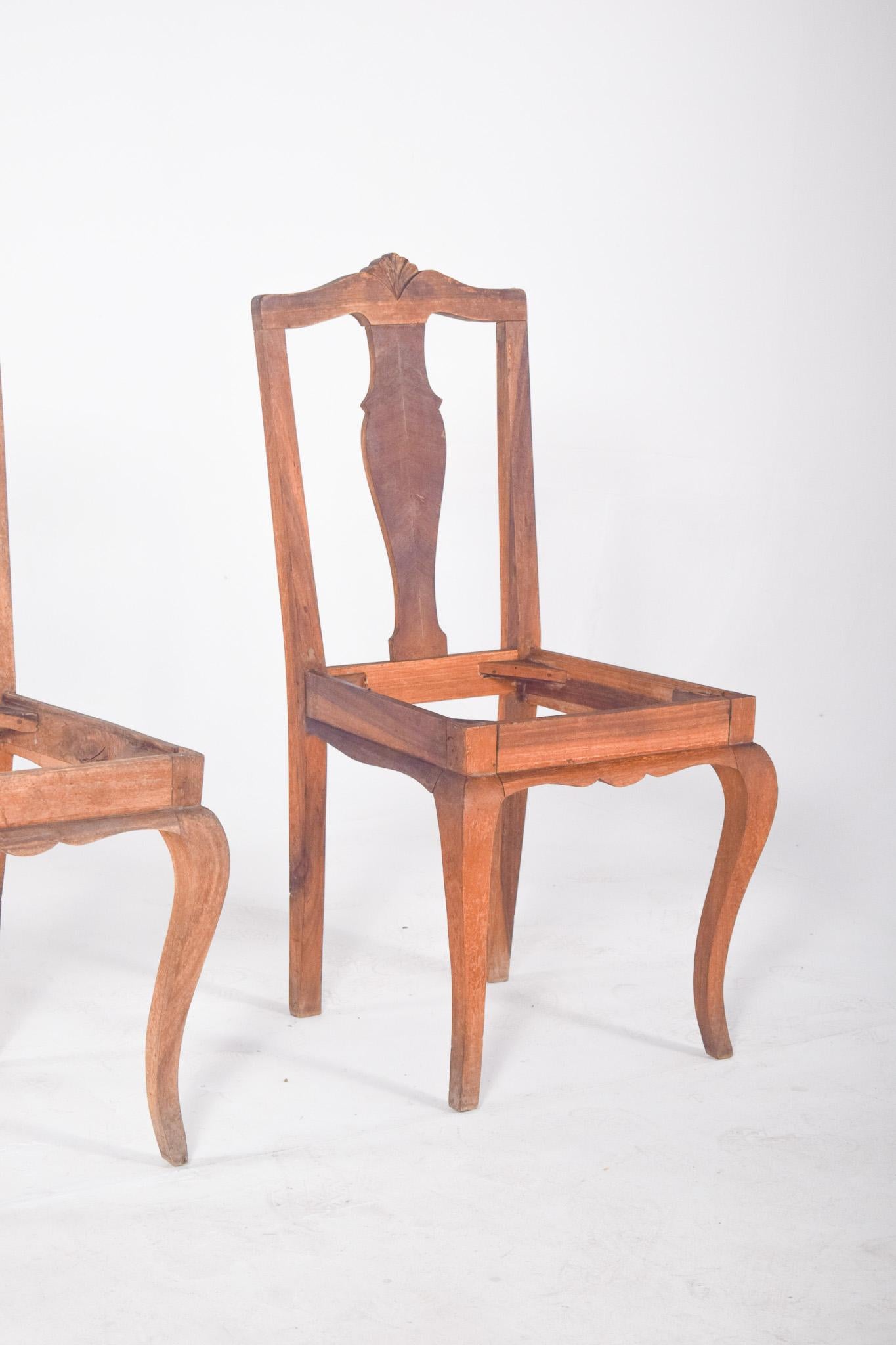 Portuguese 20th Century Pair of Cut-Out Back Chairs For Sale