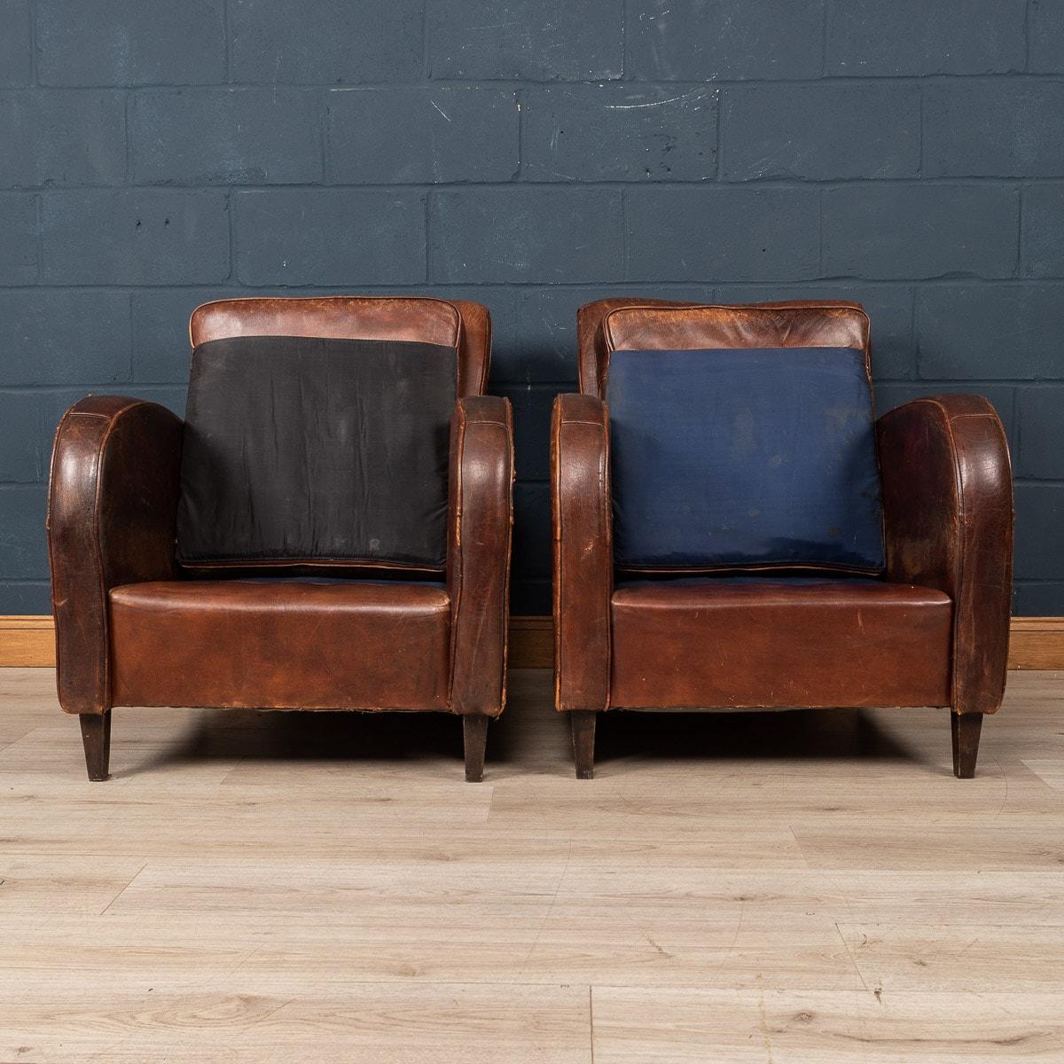 20th Century Pair of Dutch Leather Club Chairs For Sale 3