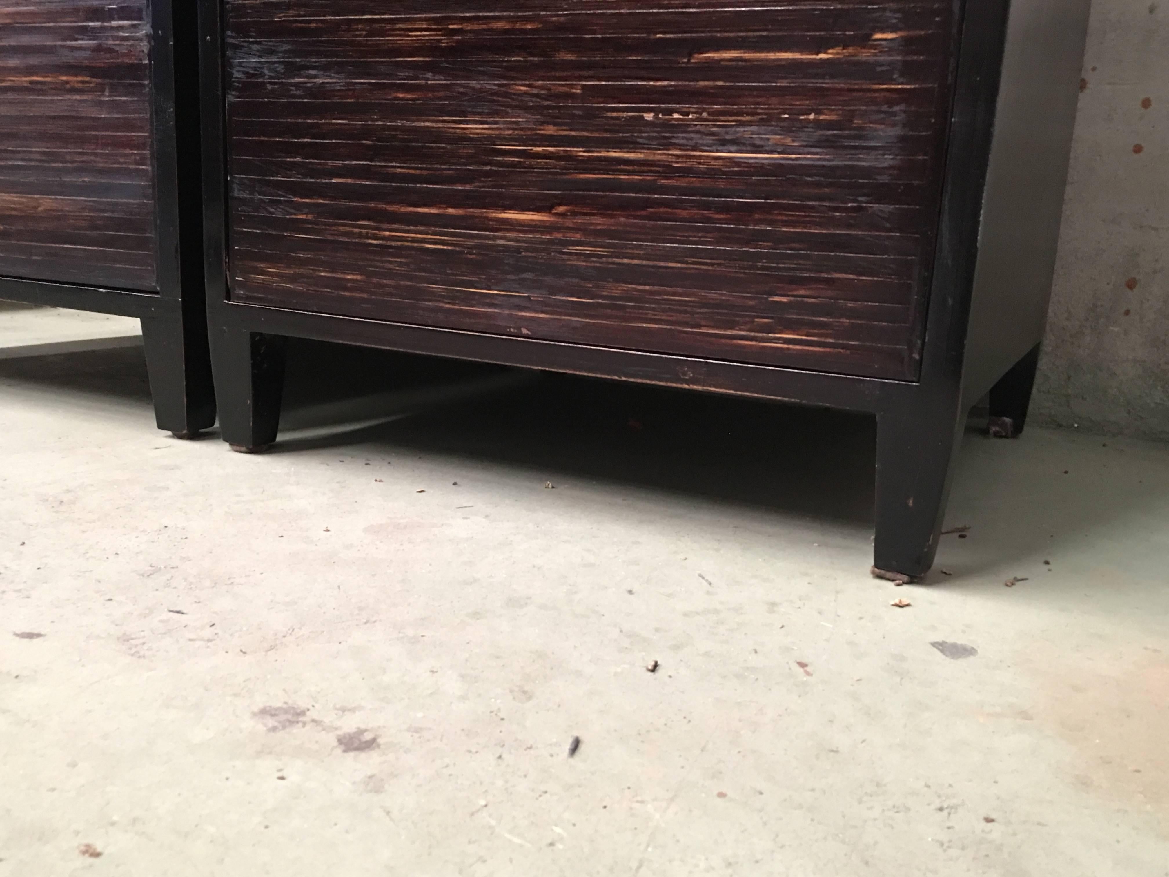 20th Century Pair of Ebonized Macassar Nightstands or Side Tables with One Door For Sale 10