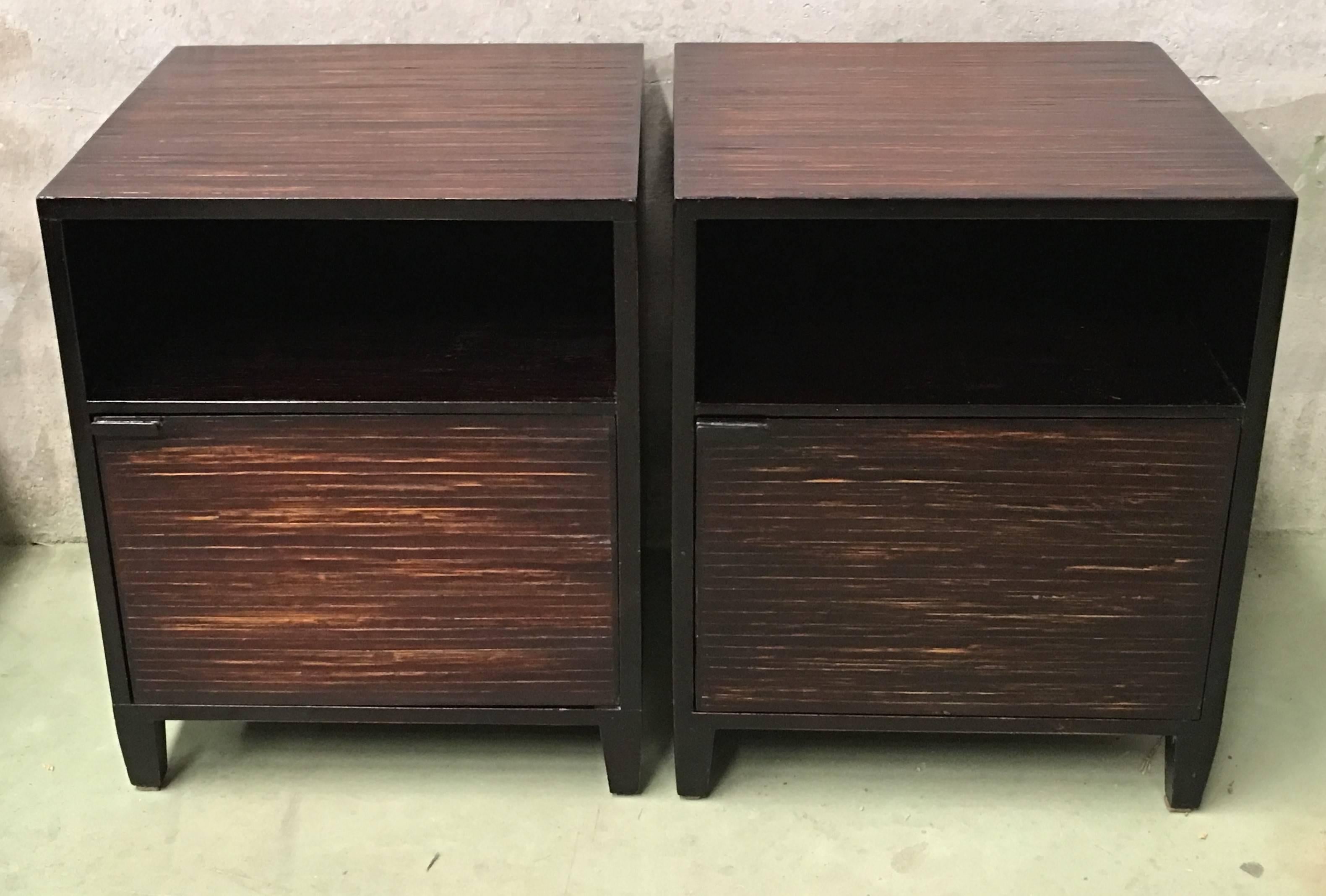 Mid-Century Modern 20th Century Pair of Ebonized Macassar Nightstands or Side Tables with One Door For Sale