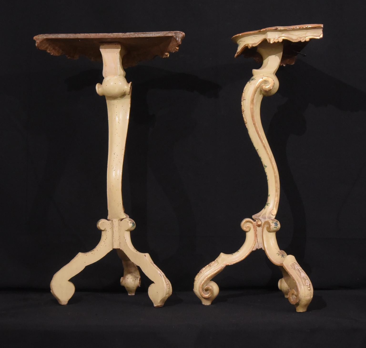 20th Century Pair of Empire Columns Lacquered with Decorated Carvings, 1900s In Good Condition For Sale In Torino, Torino