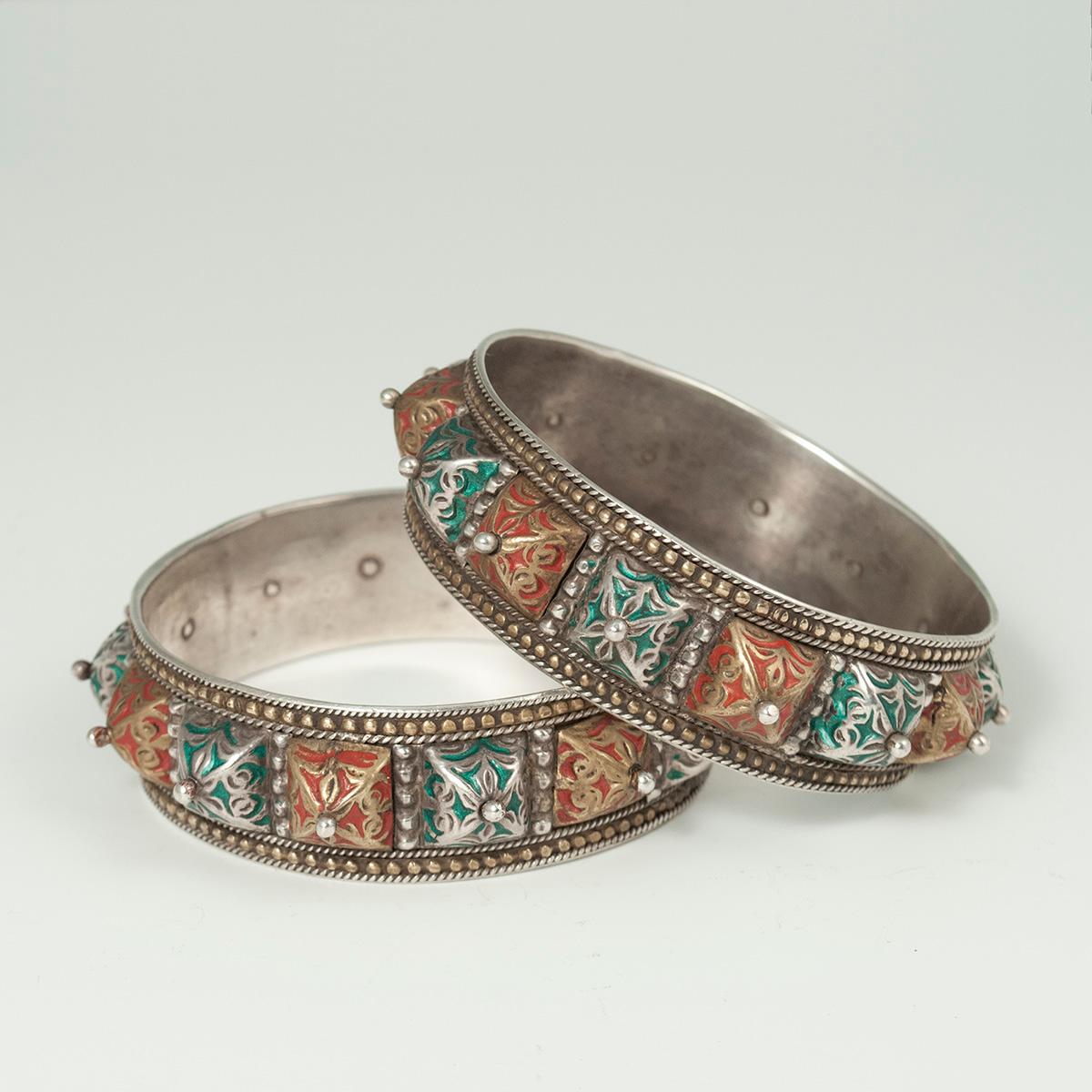 Moroccan 20th Century Pair of Enamel and Silver Bracelets, Morocco For Sale