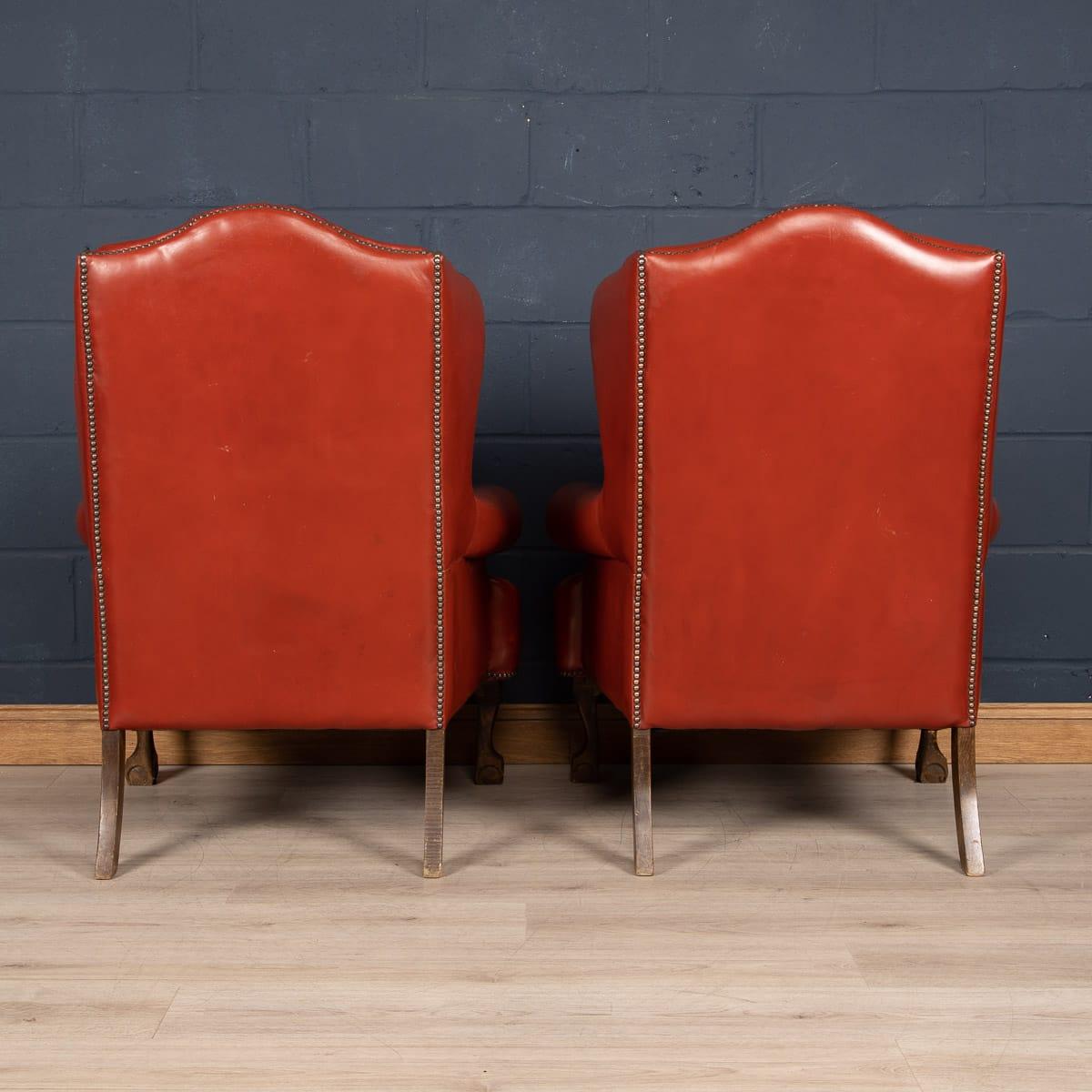 20th Century Pair of English Leather Wingback Armchairs, circa 1970 For Sale 1