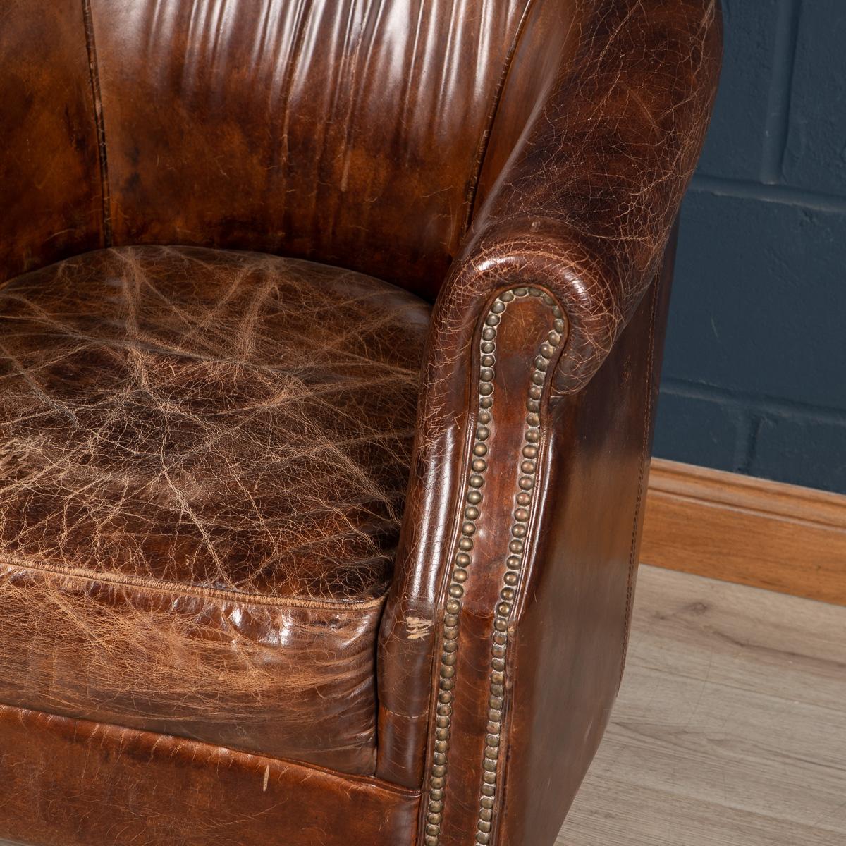 20th Century Pair of English Sheepskin Leather Tub Chairs 1