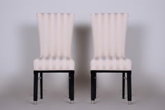 Coppia di sedie Art Deco francesi del XX secolo, lacca nera, tappezzeria nuova anni '20