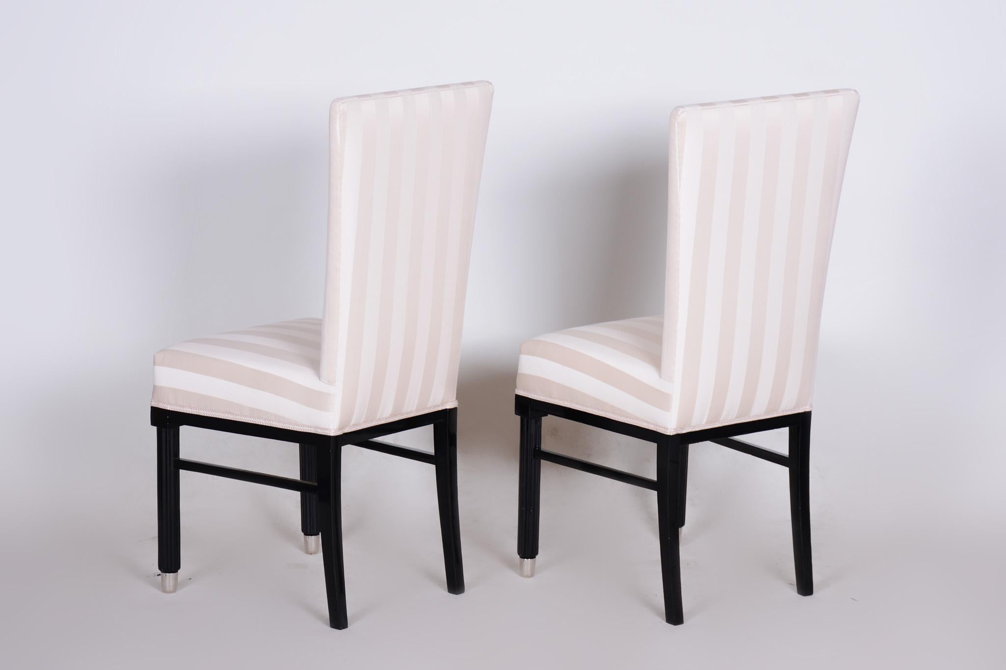 20th Century Pair of French Art Deco Chairs, Black Lacquer, New Upholstery 1920s For Sale 2