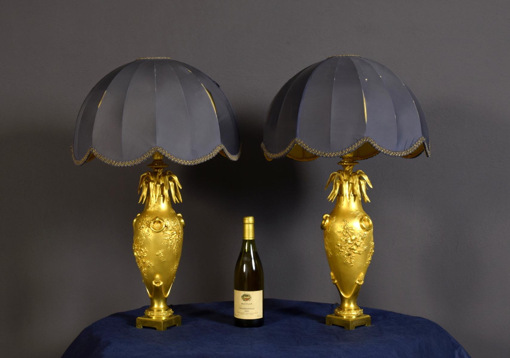 20th Century Pair of French Chiselled and Gilt Bronze Lamps 1