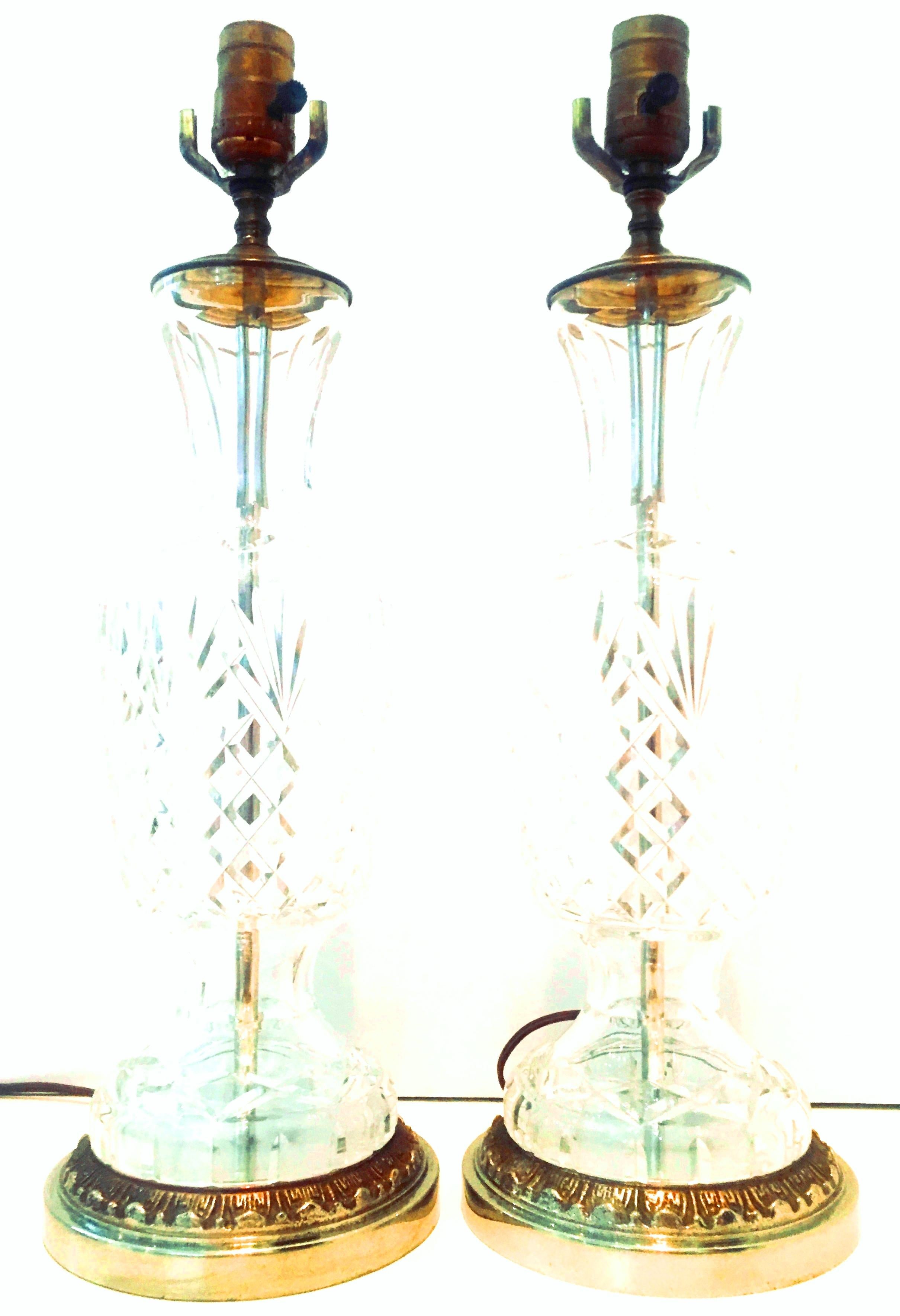 Hollywood Regency 20th Century Pair of French Cut Crystal and Brass Table Lamps Set of 2 For Sale