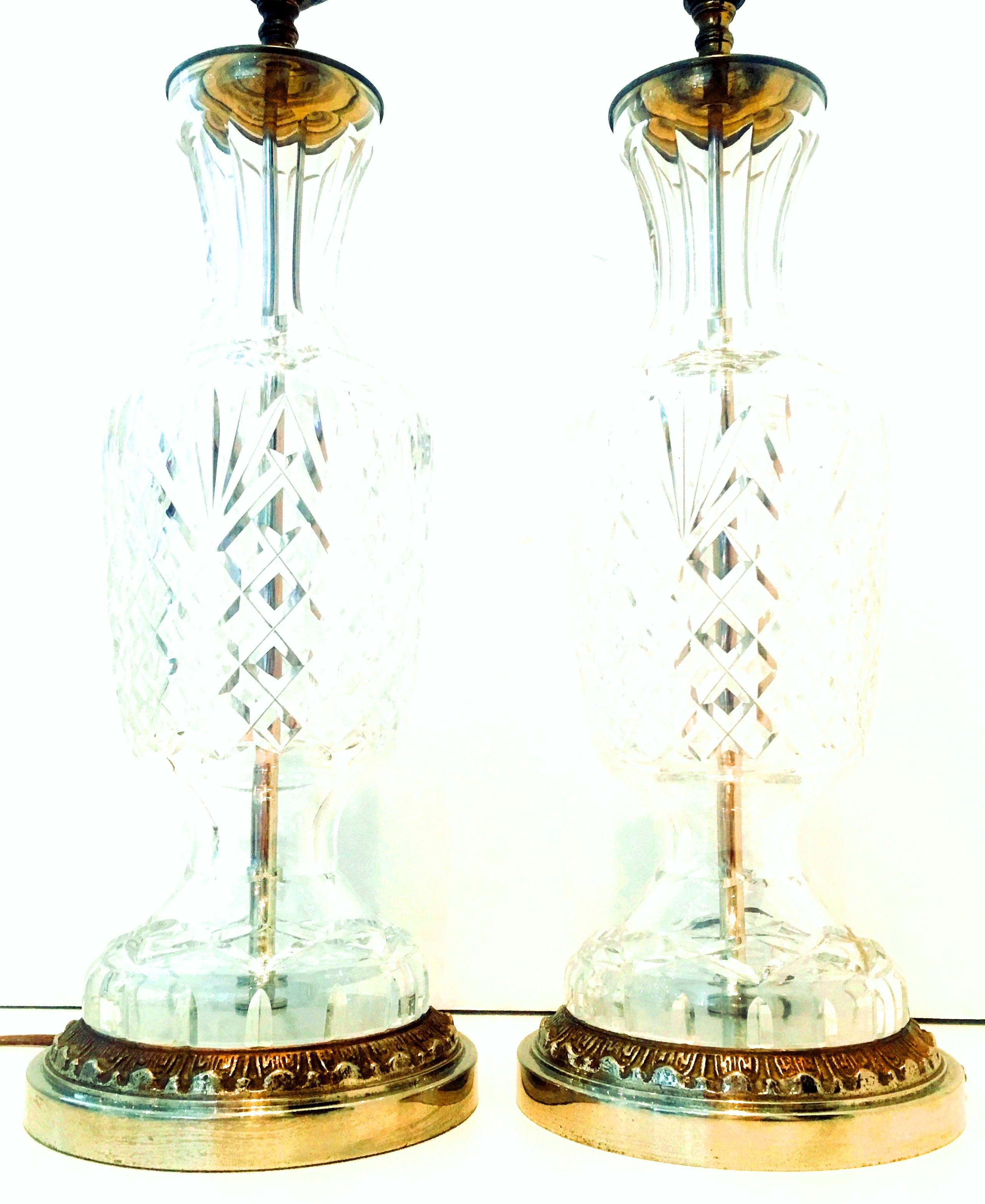 20th Century Pair of French Cut Crystal and Brass Table Lamps Set of 2 In Good Condition For Sale In West Palm Beach, FL