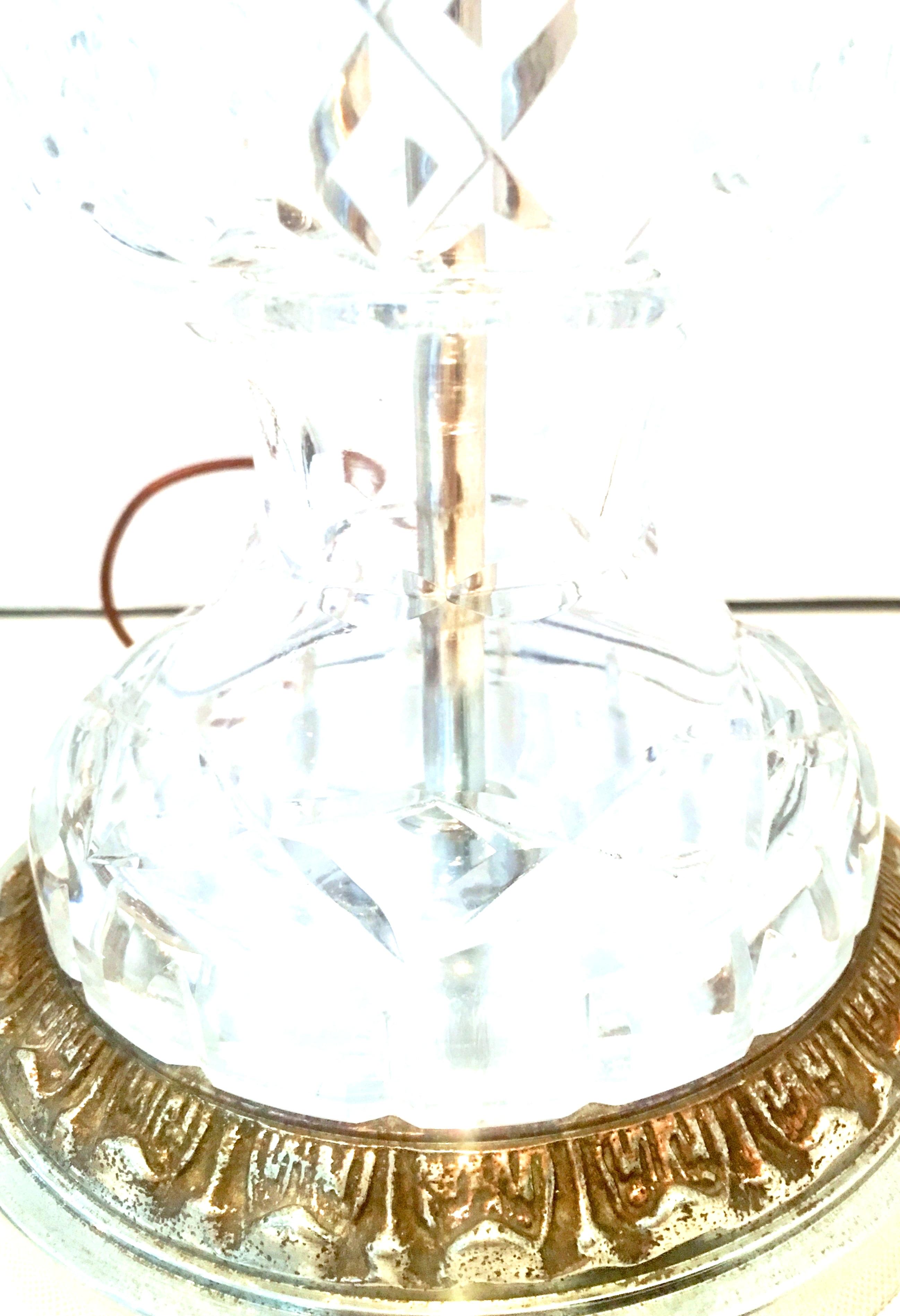 20th Century Pair of French Cut Crystal and Brass Table Lamps Set of 2 For Sale 5