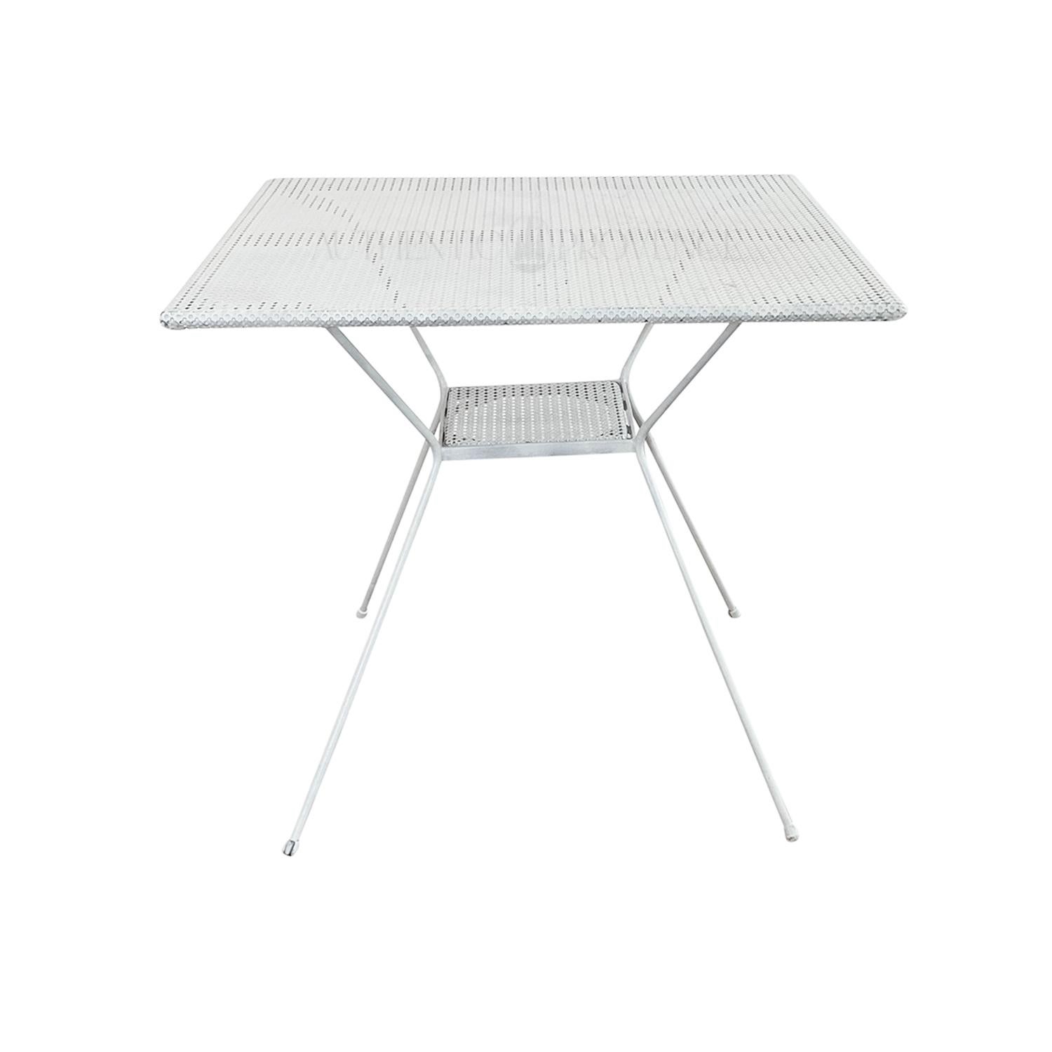 Mid-Century Modern 20ème siècle Paire de tables de jardin en métal blanc de style 