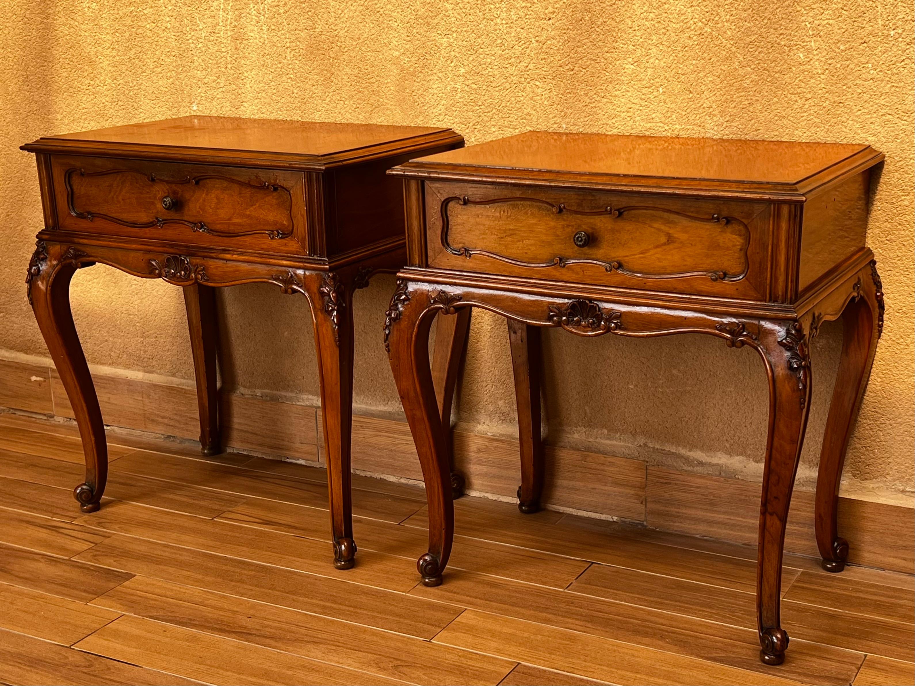 French Provincial 20th Century Pair of French Nightstands with One-Drawer and Cabriole Legs For Sale