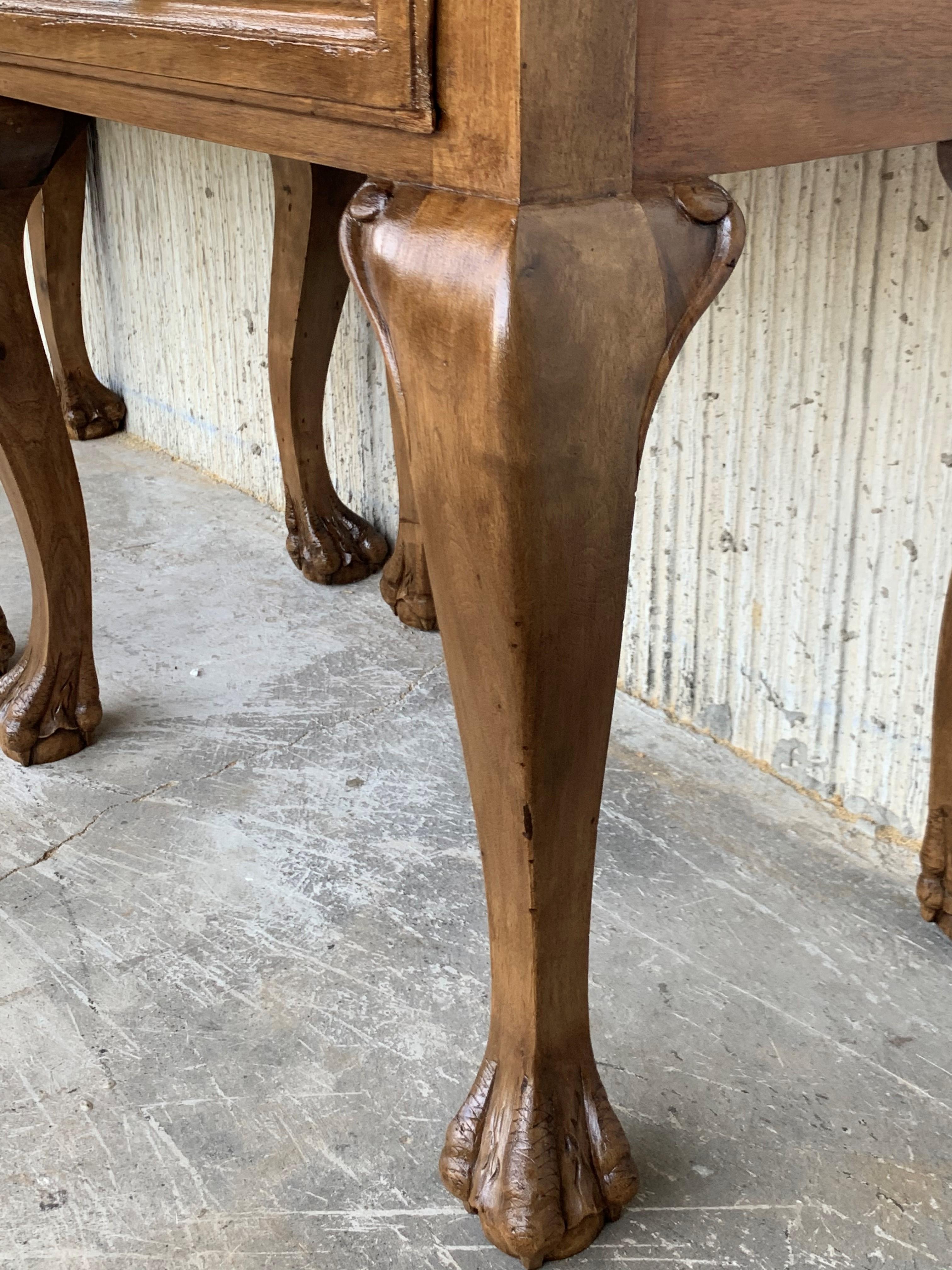 20th Century Pair of French Nightstands with One Drawer and Claw Feet For Sale 4