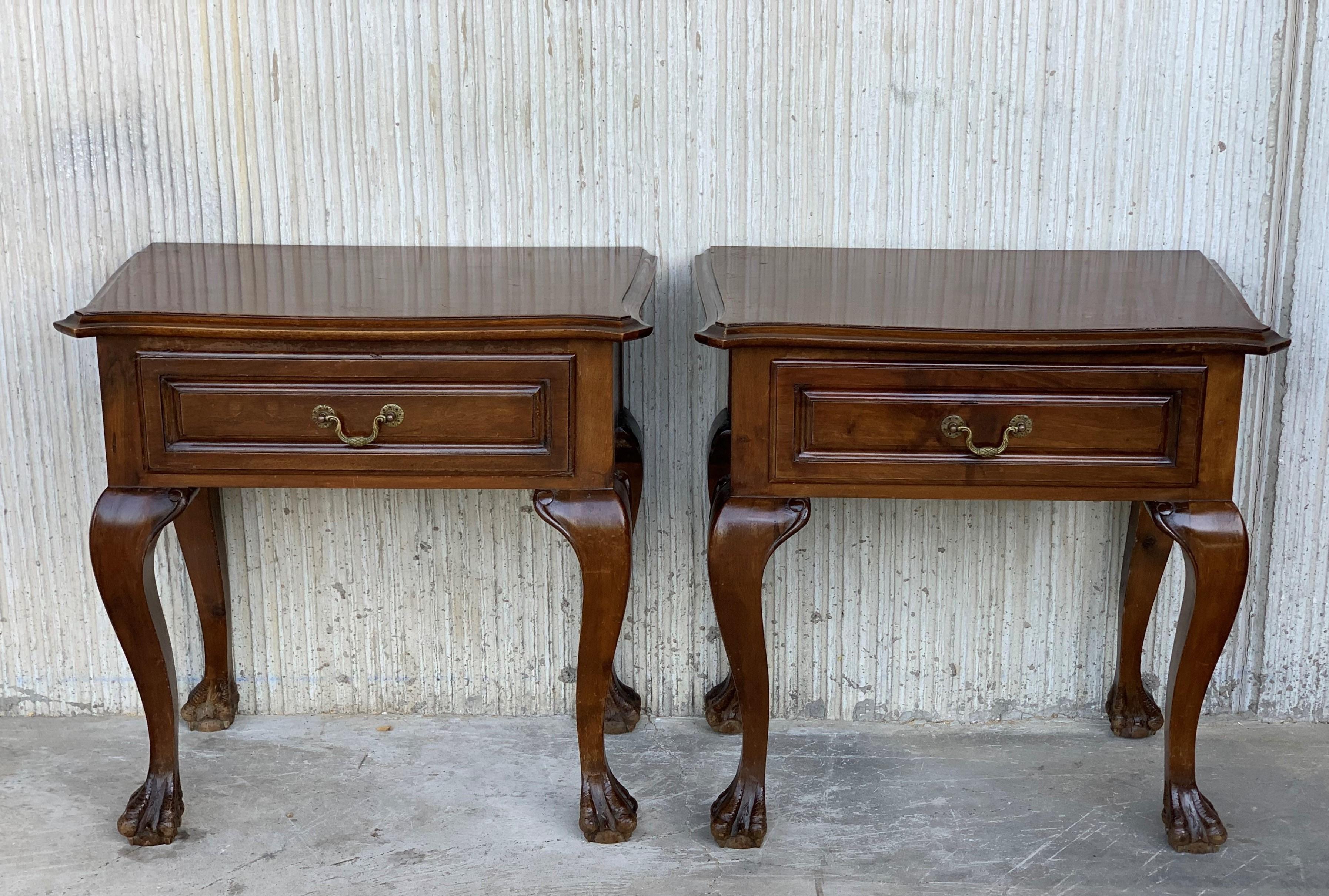 French Provincial 20th Century Pair of French Nightstands with One Drawer and Claw Feet For Sale