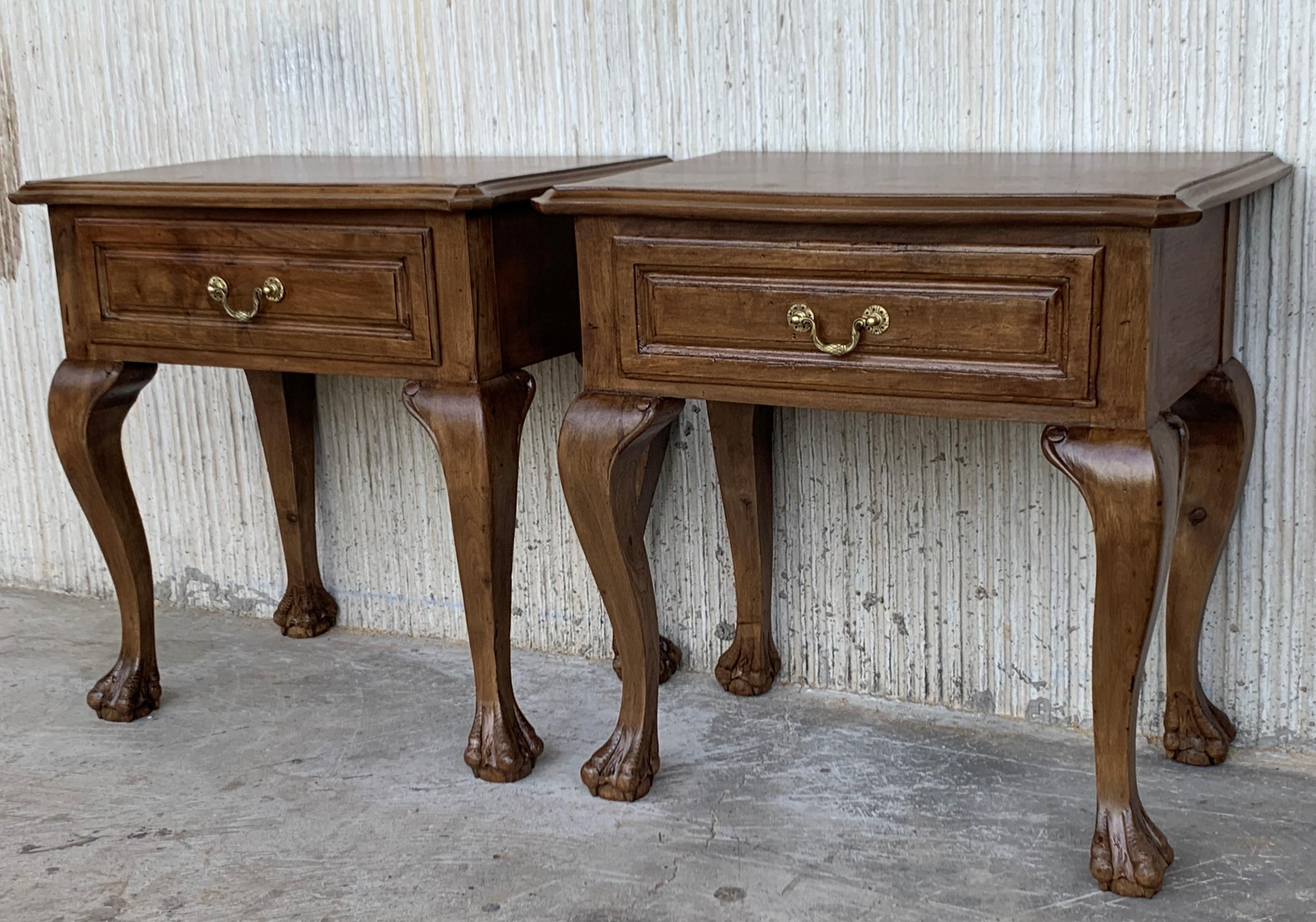 French Provincial 20th Century Pair of French Nightstands with One Drawer and Claw Feet For Sale