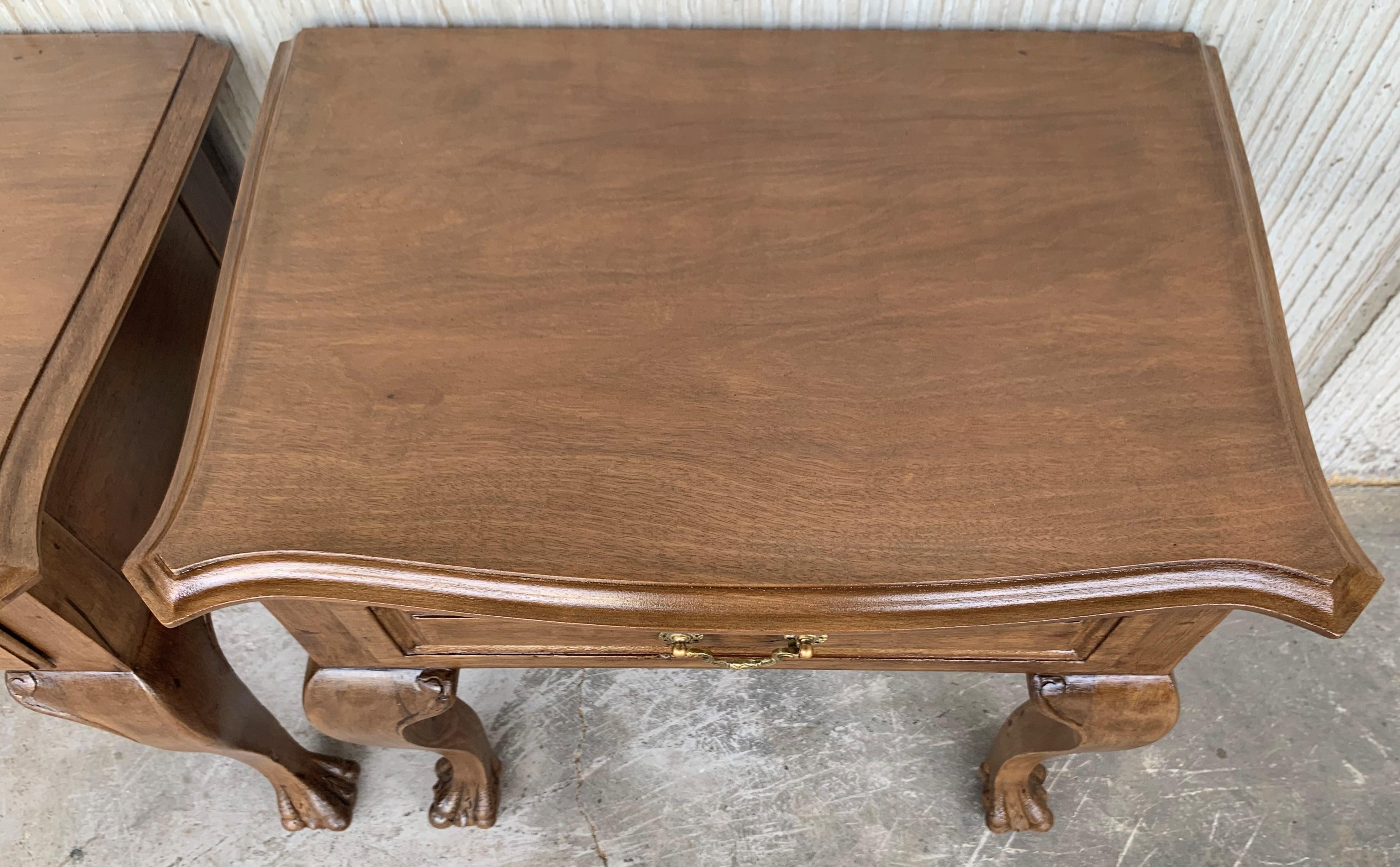 20th Century Pair of French Nightstands with One Drawer and Claw Feet In Good Condition For Sale In Miami, FL