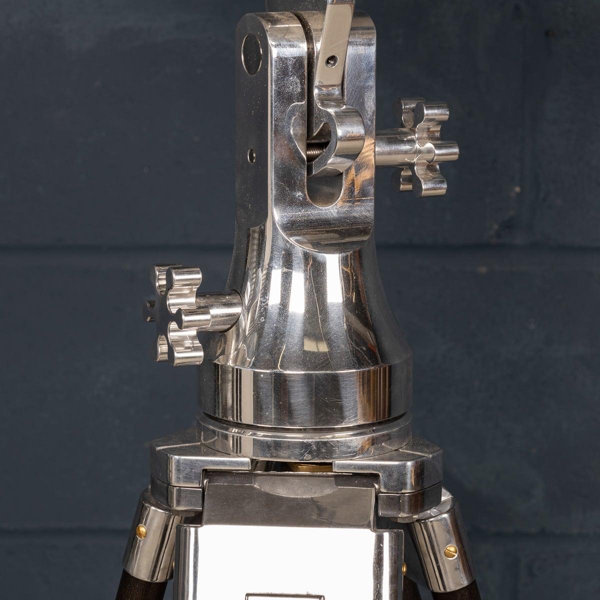 Coppia di binocoli antiaerei tedeschi del XX secolo, c.1940 in vendita 8