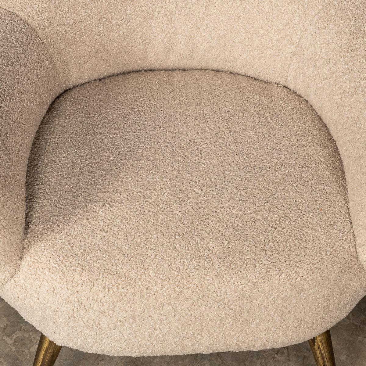 20th Century Pair Of Italian Armchairs In Cream Boucle, c.1950 For Sale 8
