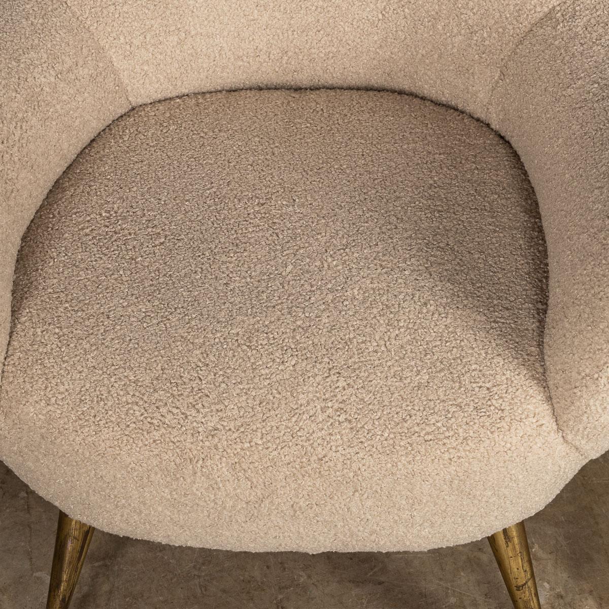 20th Century Pair Of Italian Armchairs In Cream Boucle, c.1950 For Sale 12