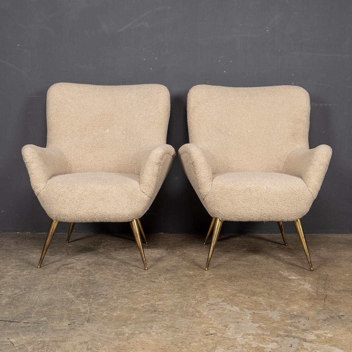 20th Century Pair Of Italian Armchairs In Cream Boucle, c.1950 In Good Condition For Sale In Royal Tunbridge Wells, Kent