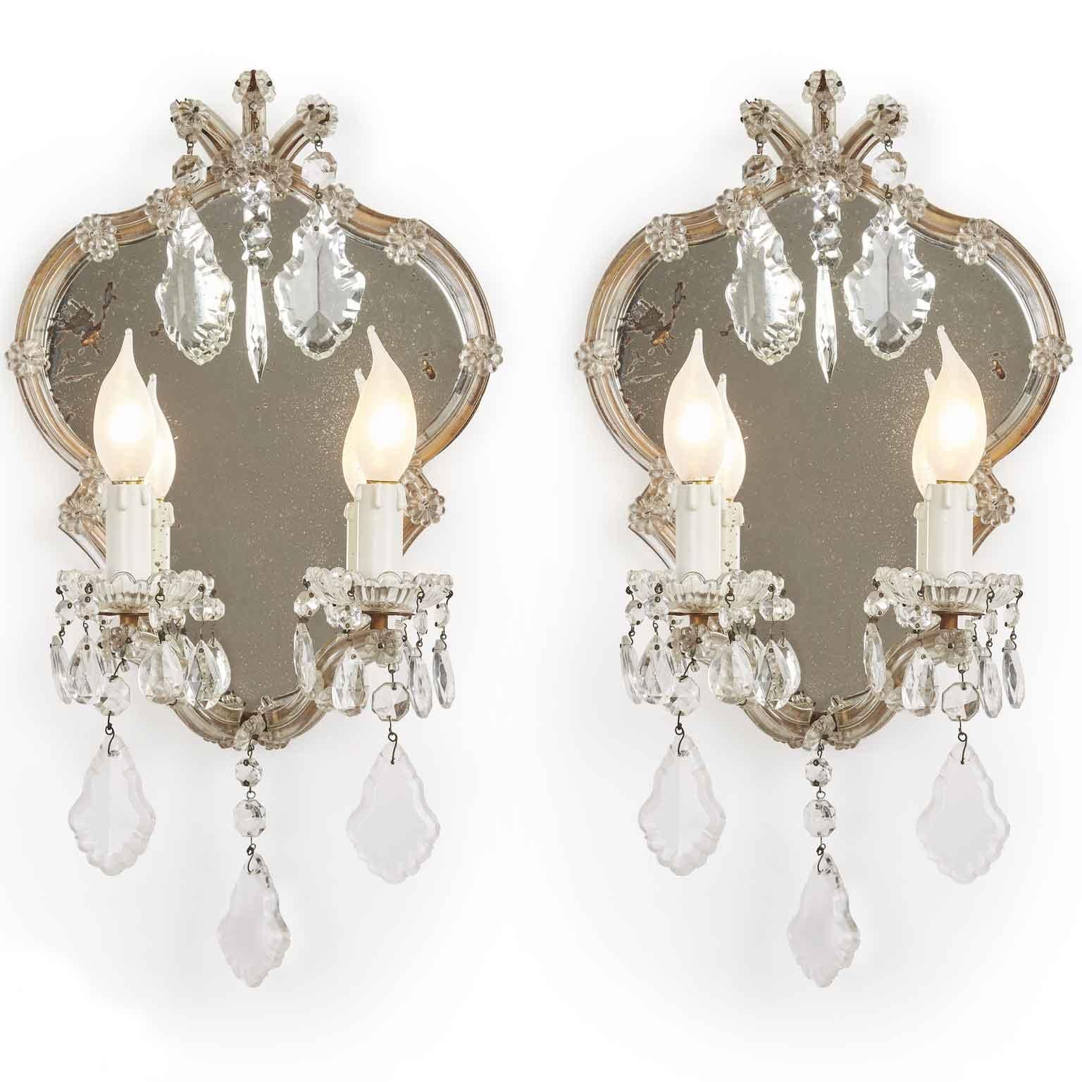 Faceted 20th Century Pair of Italian Crystal Sconces Hollywood Regency 1940s Wall Lights