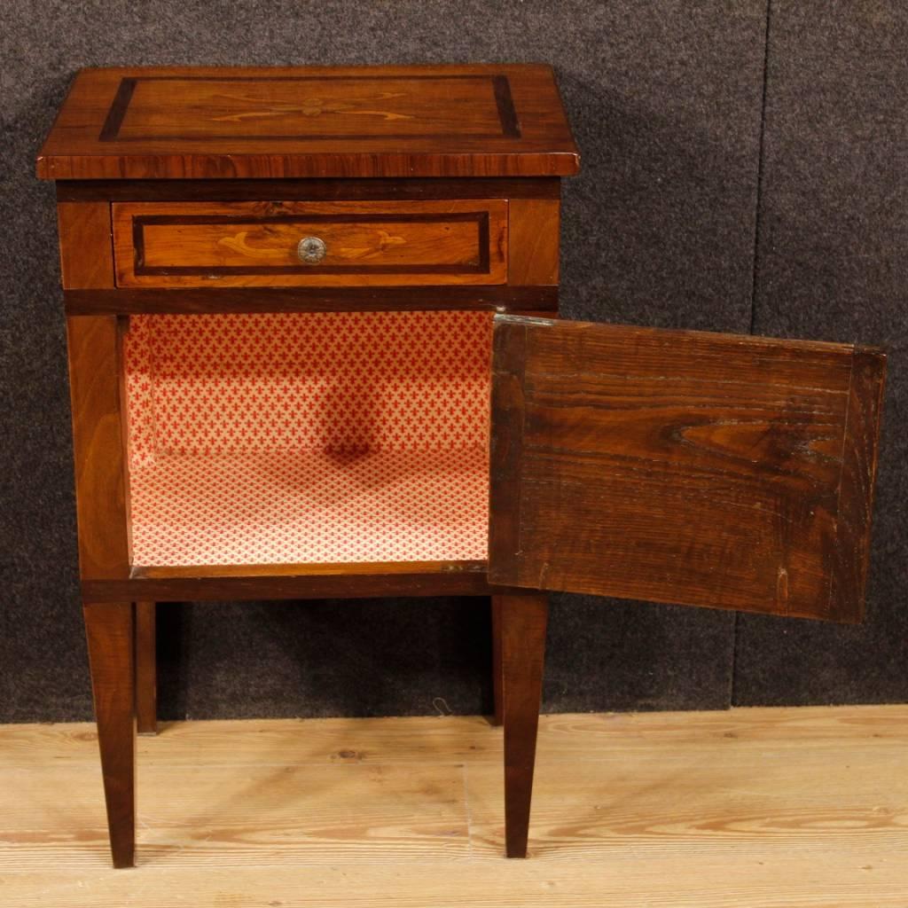 20th Century Pair of Italian Inlaid Wooden Bedside Tables in Louis XVI Style 2