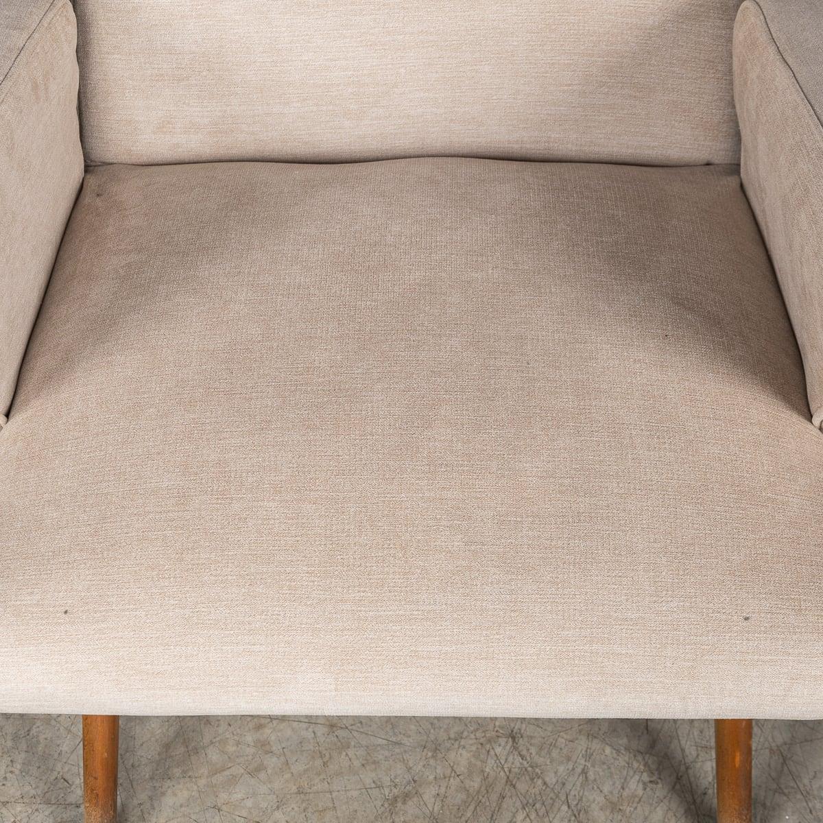 20th Century Pair Of Italian Off-White Armchairs By Nino Zoncada c.1950 For Sale 5