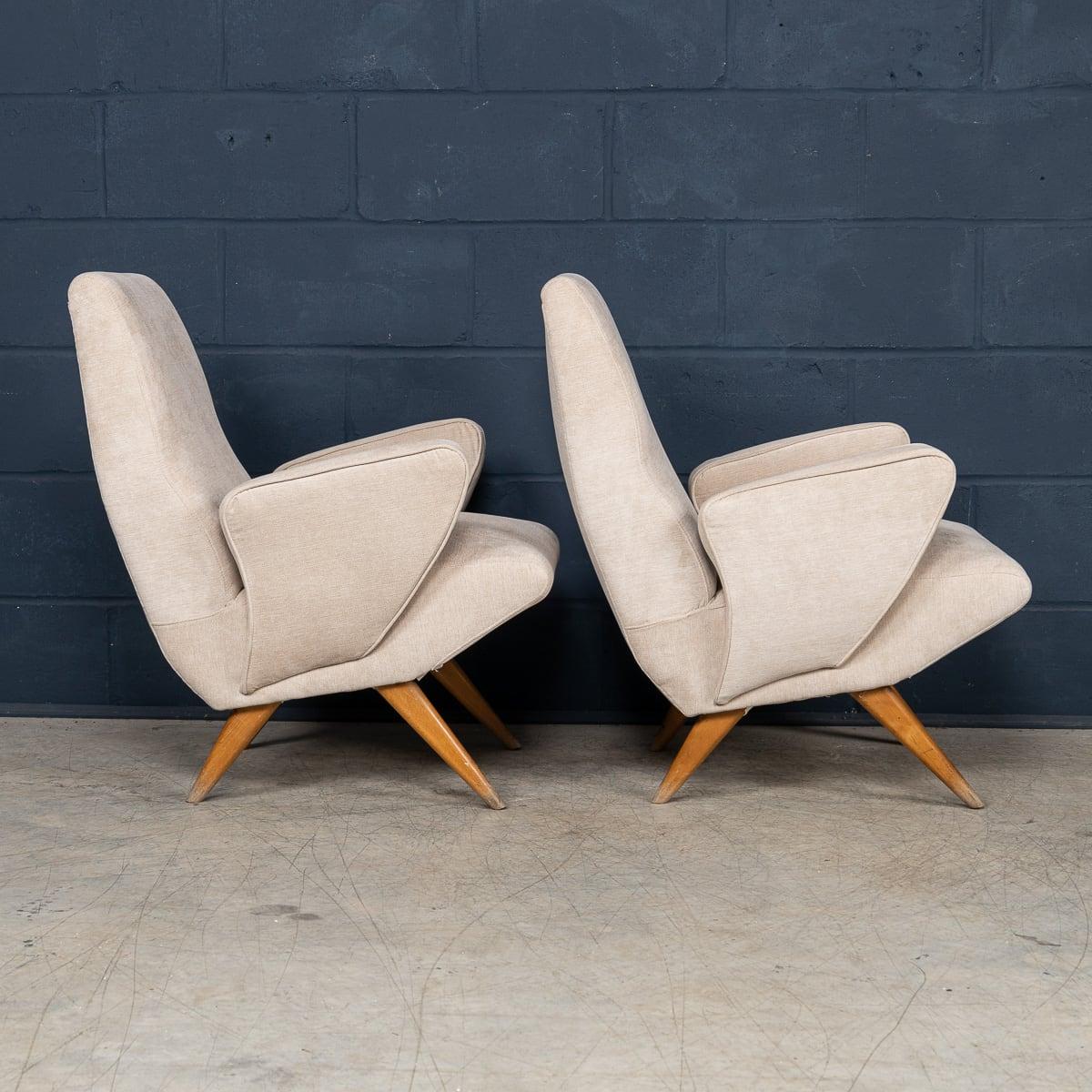 Fabric 20th Century Pair Of Italian Off-White Armchairs By Nino Zoncada c.1950 For Sale