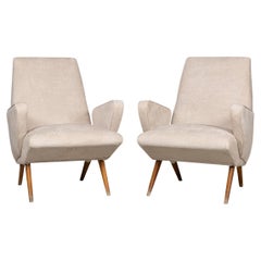 20th Century Pair Of Italian Off-White Armchairs By Nino Zoncada c.1950