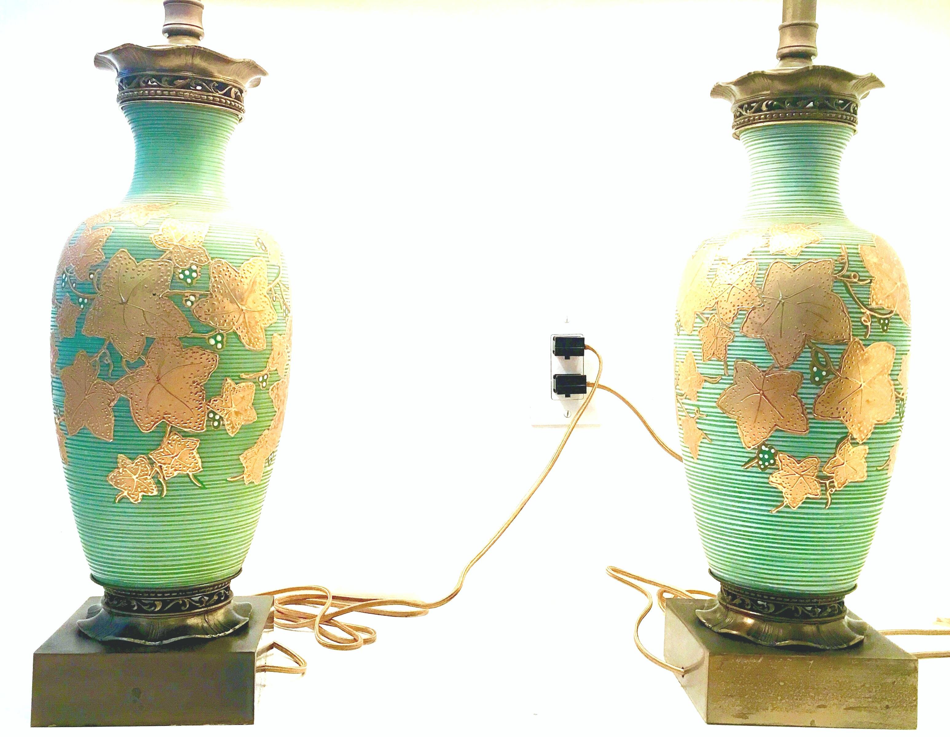 20. Jahrhundert Zwei italienische Tischlampen aus venezianischem Glas:: 22 Karat Gold und Bronze (Art nouveau) im Angebot