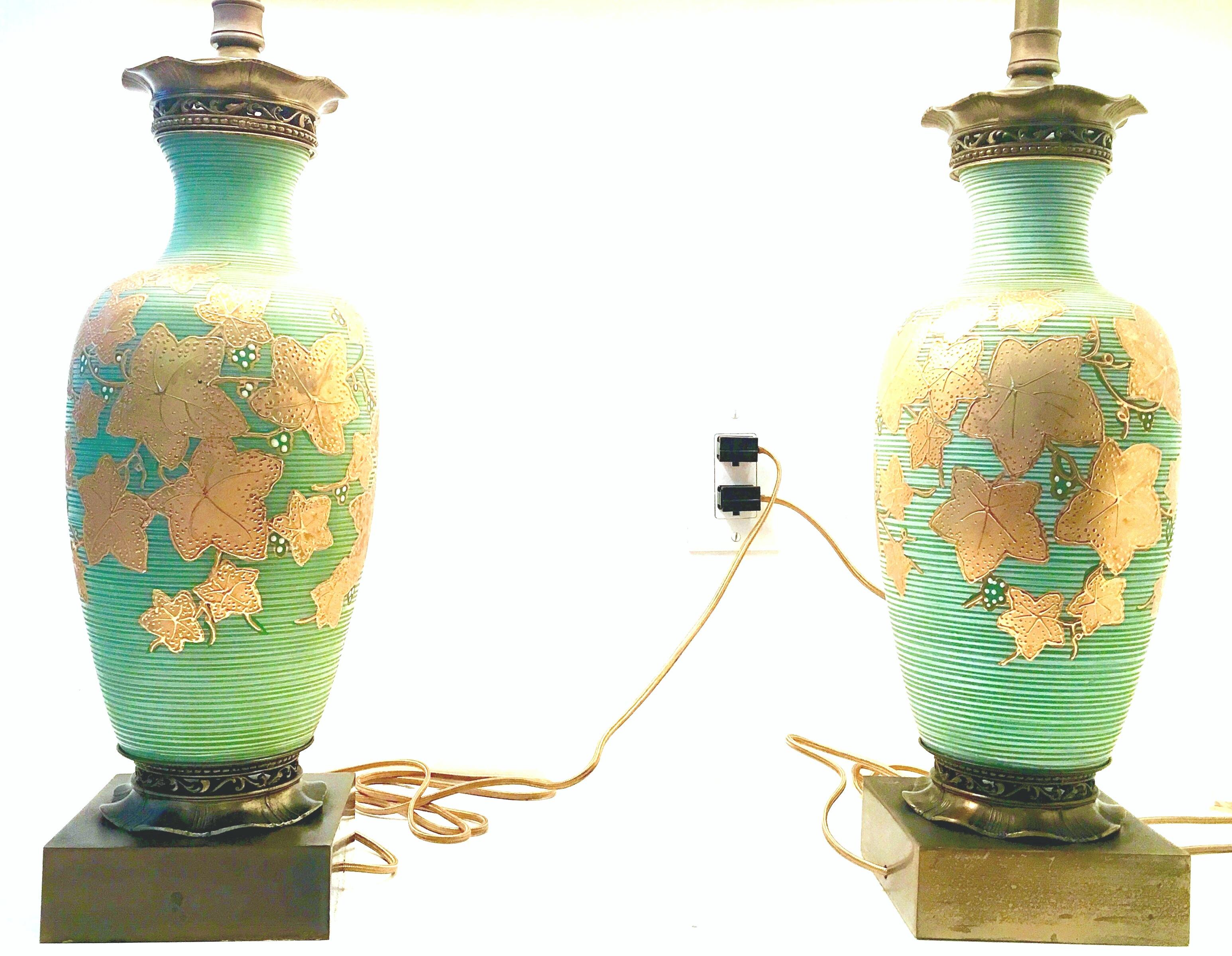 Art Nouveau 20th Century Pair of Italian Venetian Glass 22-Karat Gold and Bronze Table Lamps For Sale