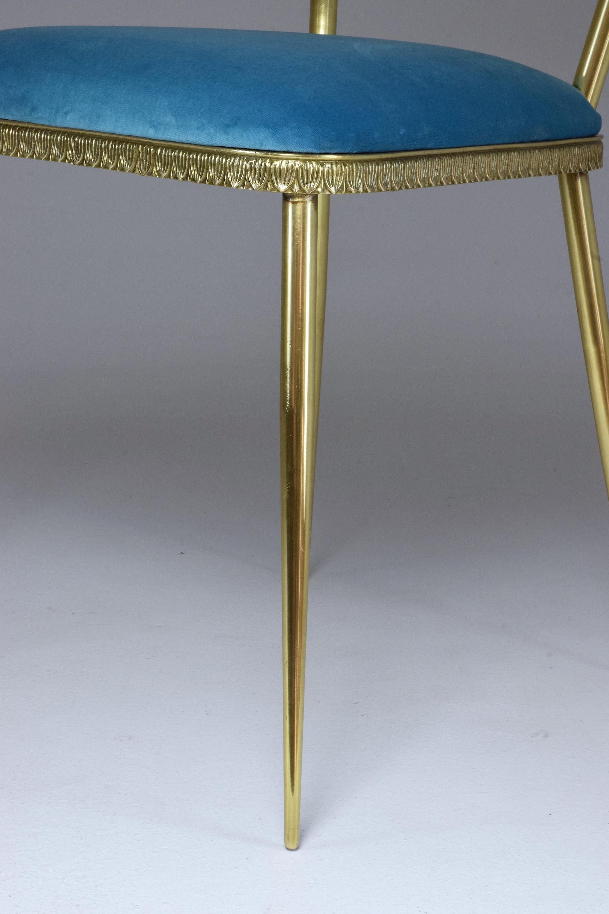 20e siècle Paire de chaises Swan italiennes en velours et laiton, années 1950 6