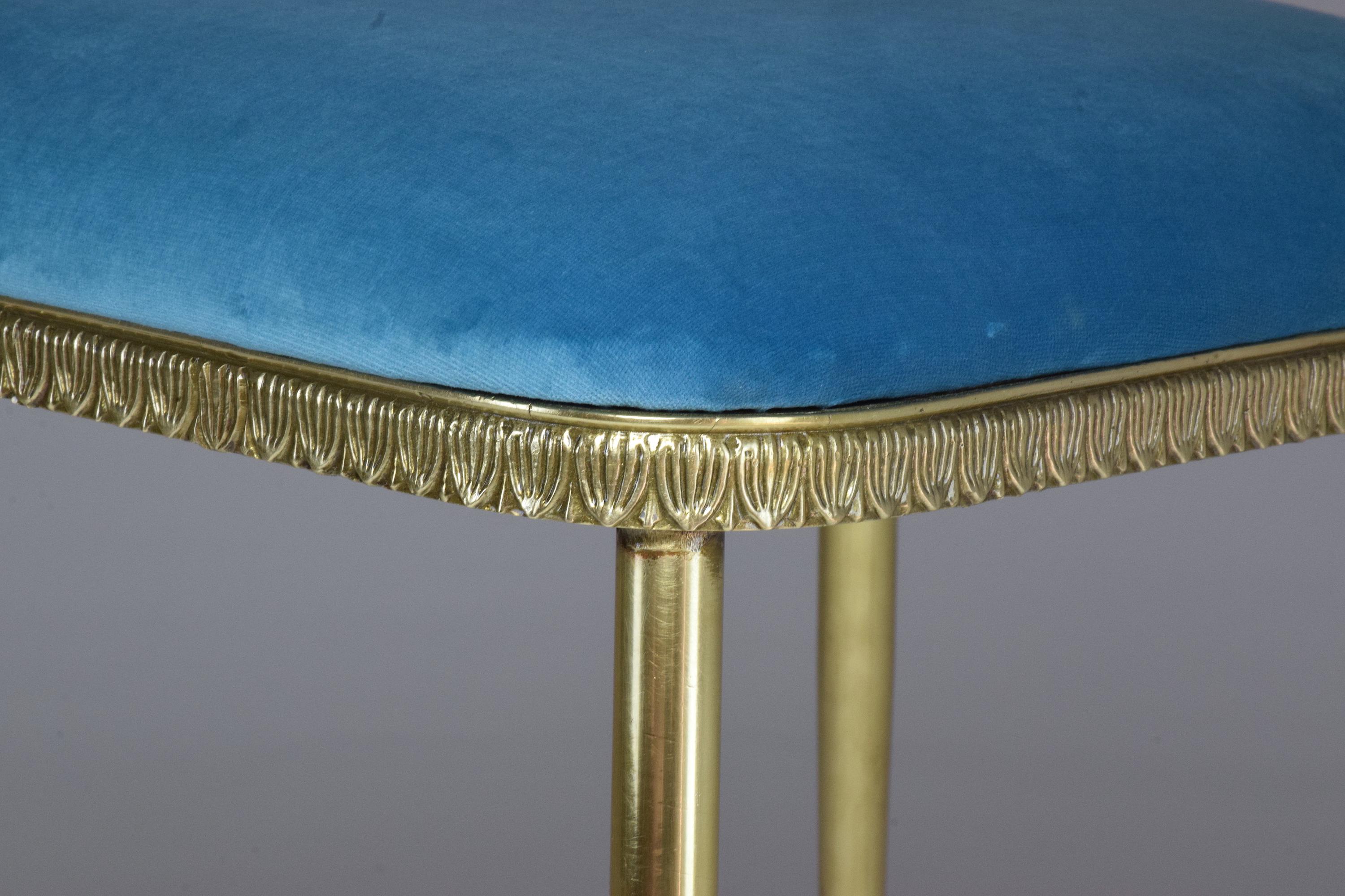 20th Century Pair of Italian Vintage Brass Velvet Swan Chairs, 1950s For Sale 10