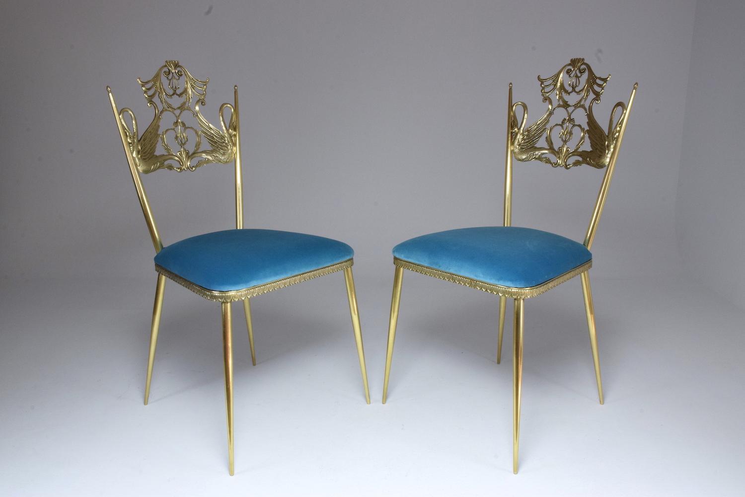 Hollywood Regency 20th Century Pair of Italian Vintage Brass Velvet Swan Chairs, 1950s For Sale