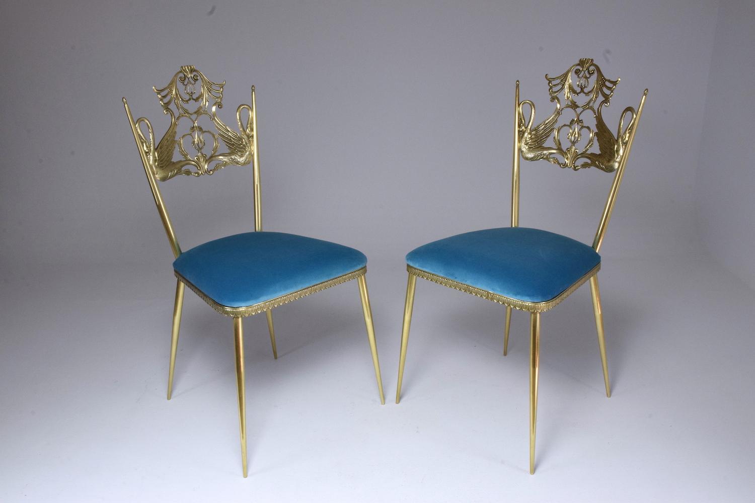 20th Century Pair of Italian Vintage Brass Velvet Swan Chairs, 1950s In Good Condition For Sale In Paris, FR