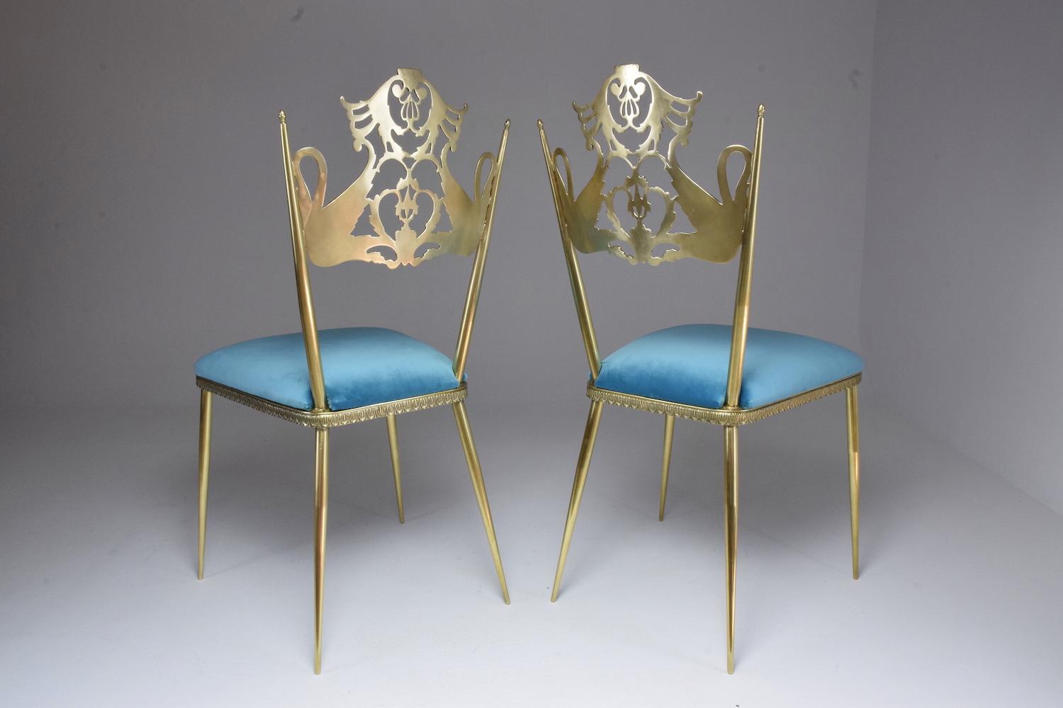 20th Century Pair of Italian Vintage Brass Velvet Swan Chairs, 1950s For Sale 2