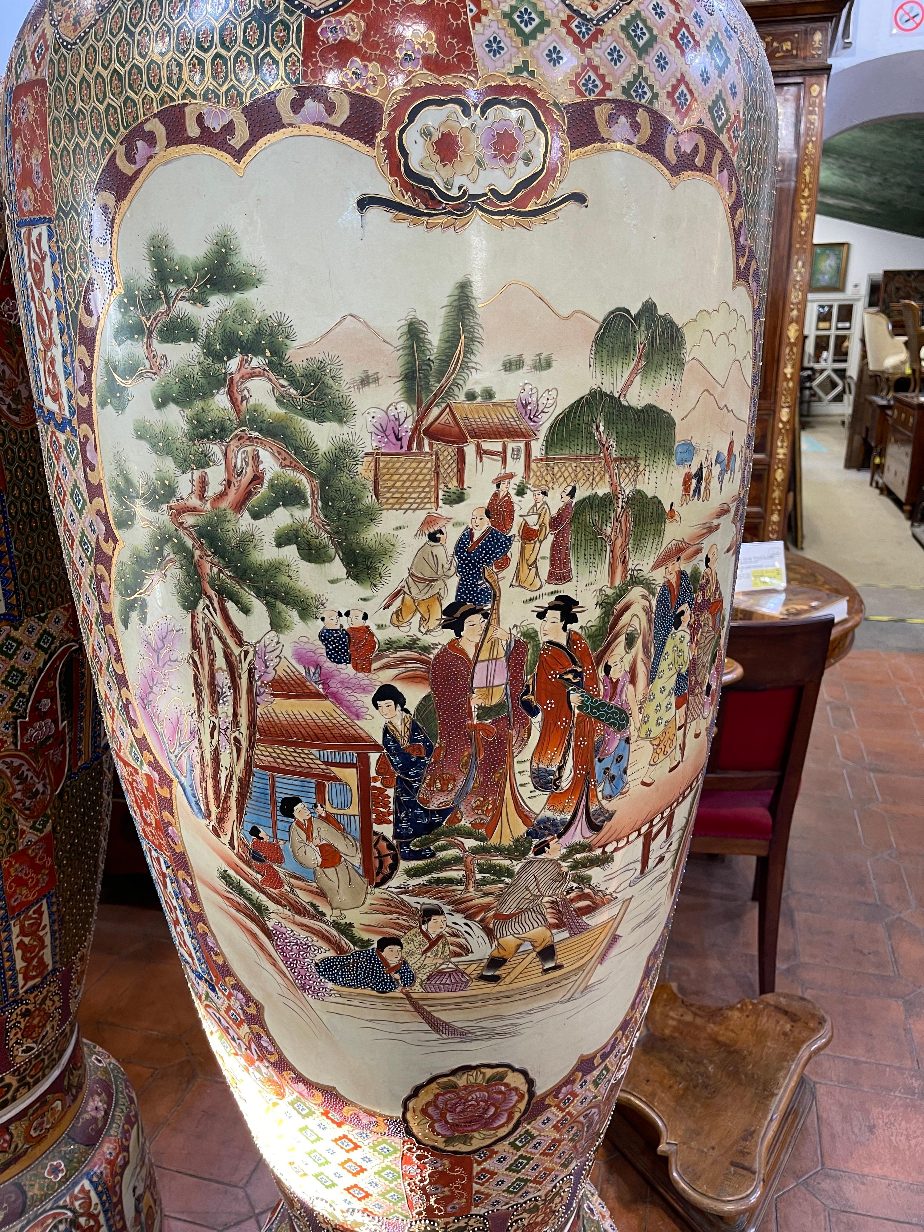 Mid-20th Century 20th Century Pair of Japanese Vases Pots Satsuma Painted Gilt