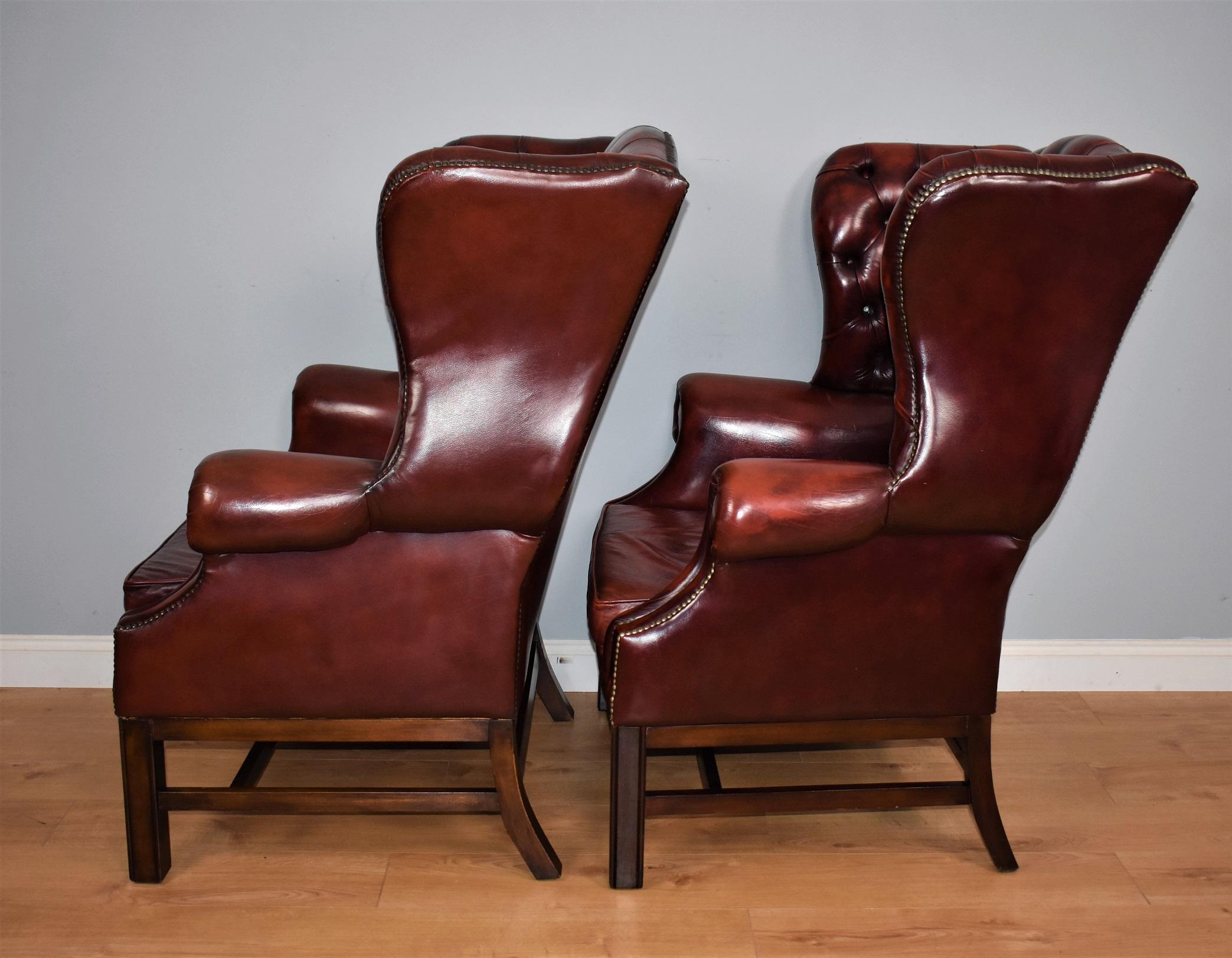 20th Century Pair of Large English Red Leather Wingback Armchairs In Good Condition In Chelmsford, Essex