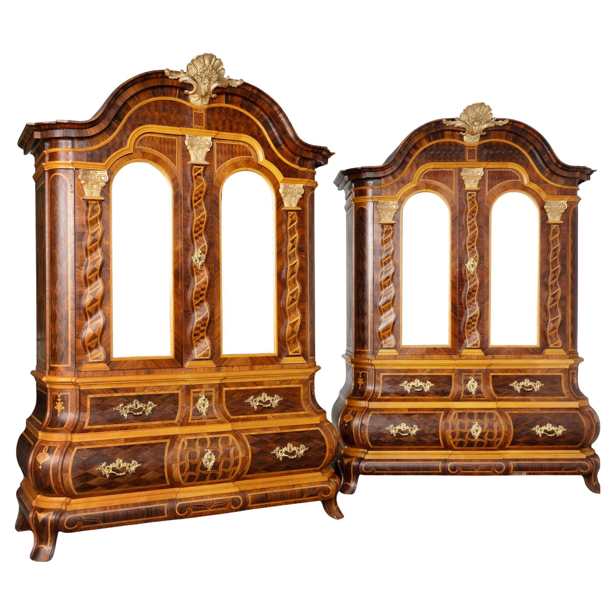 Paire de grandes armoires rococo en marqueterie, Suède, 20e siècle