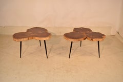 Paire de tables basses/de cocktail en acacia aux bords naturels, datant du XXe siècle