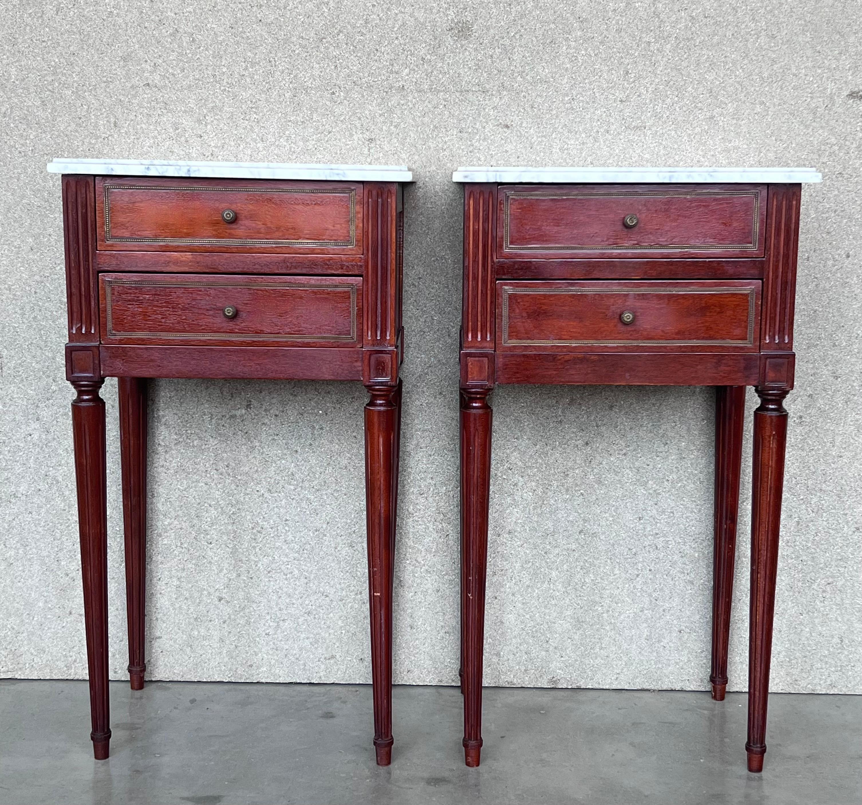 20th Century Pair of Louis XVI Style Marble-Top, Bronze and Walnut Nightstands In Good Condition In Miami, FL